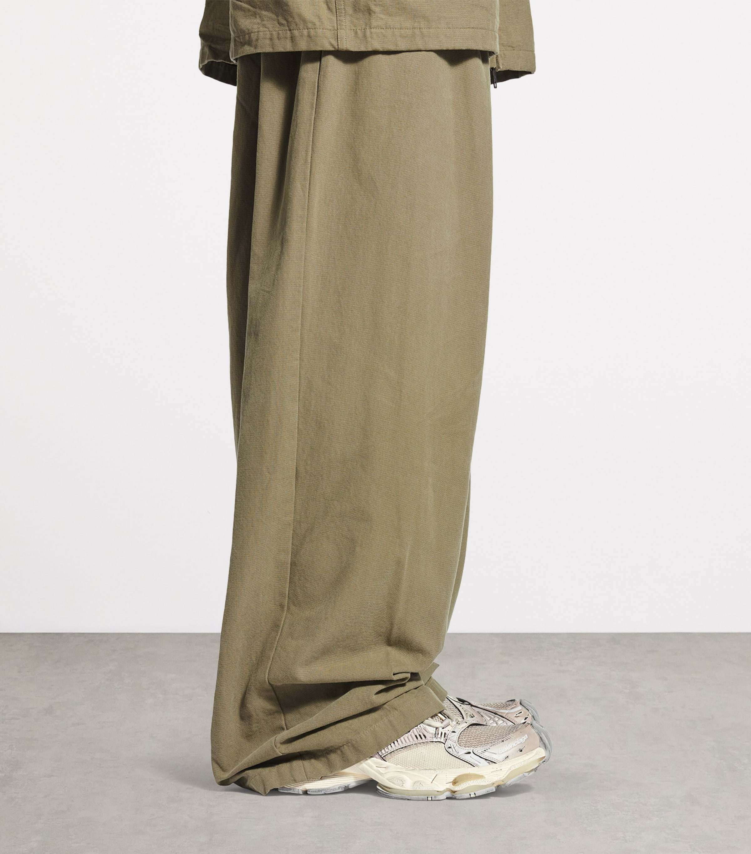 Distressed Stapler Sneakers 9191 Image 8