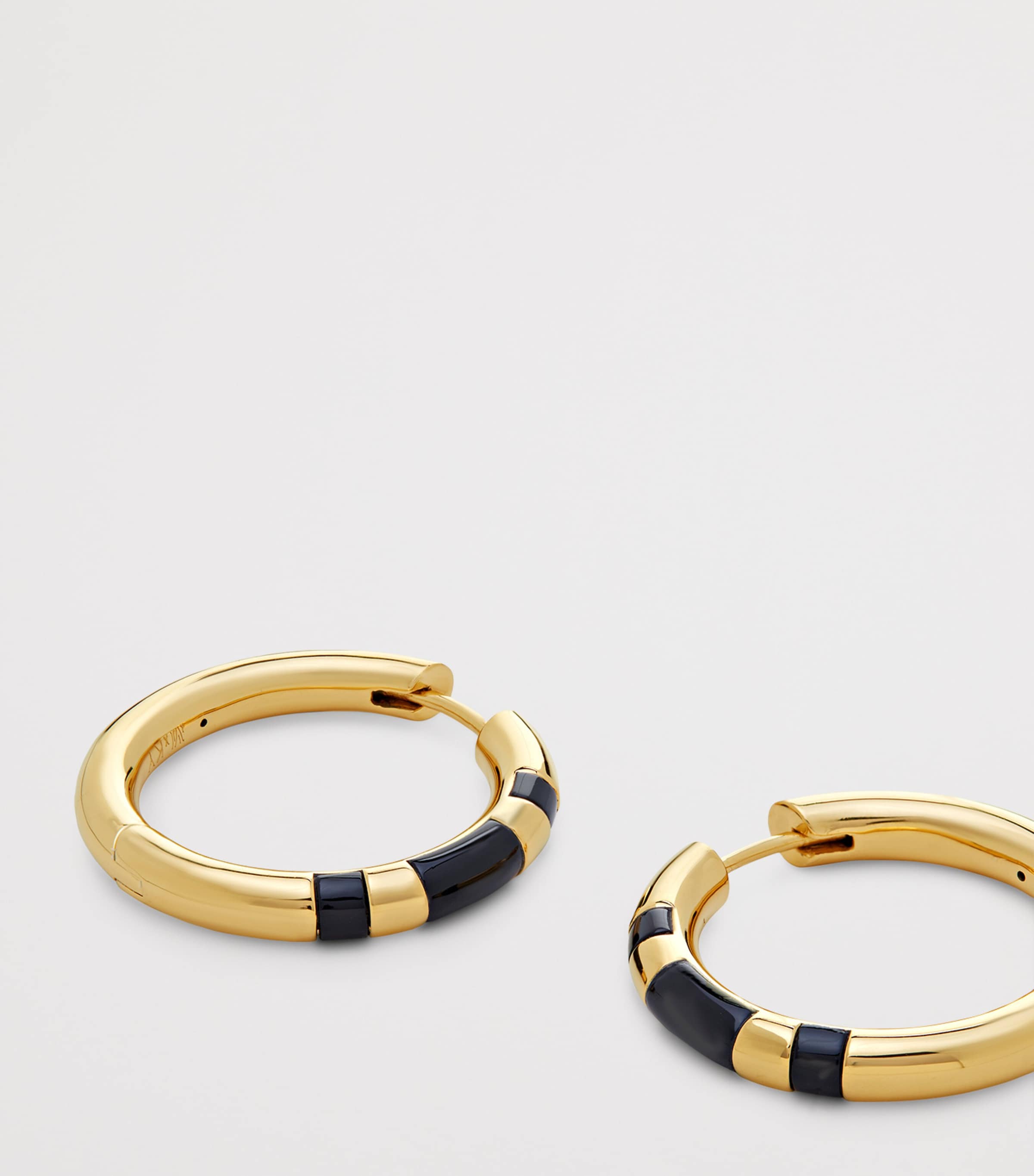 x Kate Young Medium Gold Vermeil and Black Onyx Hoop Earrings 18K GOLD VERMEIL Image 3