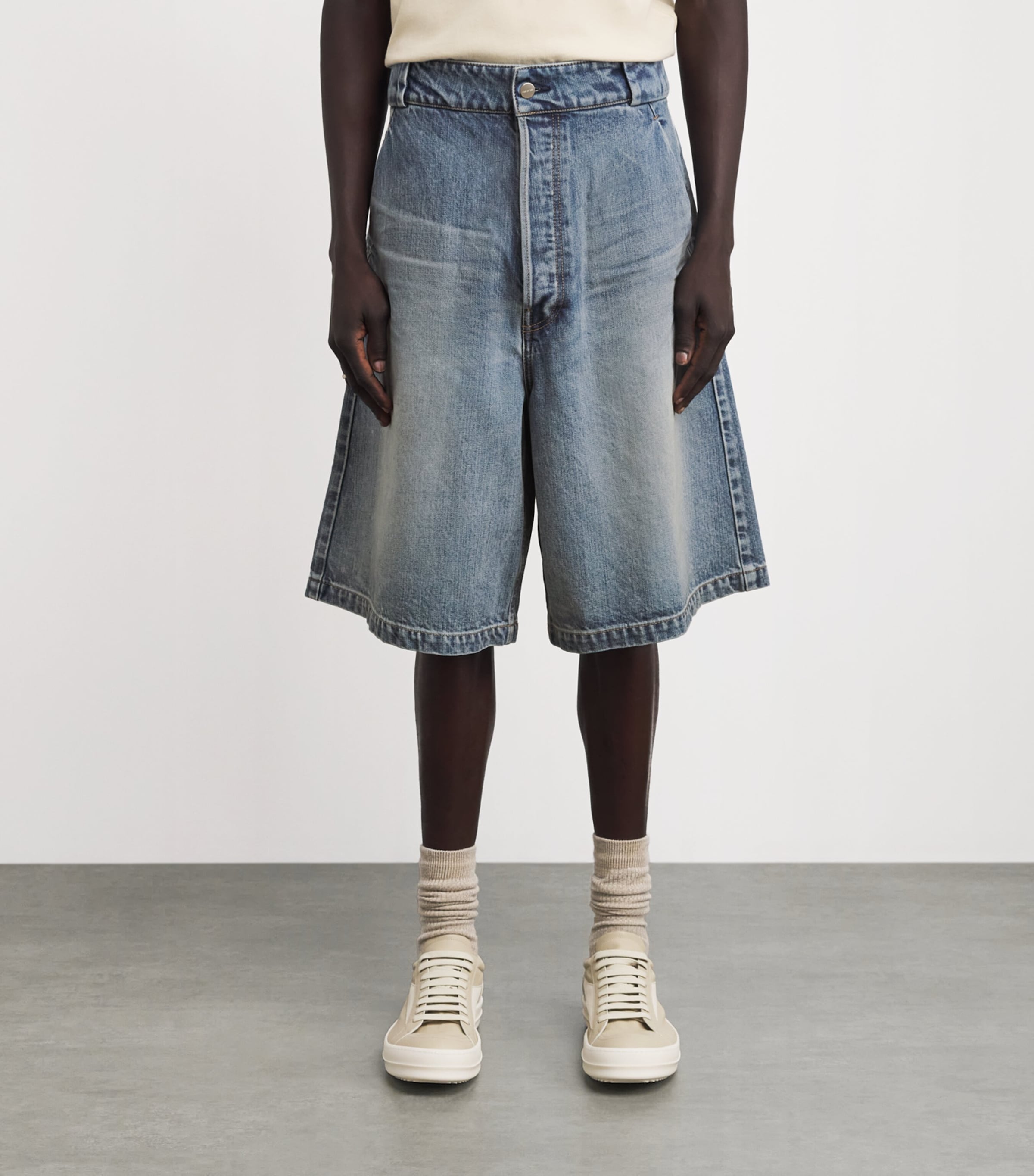 Fear Of God Mens Denim Utility Shorts Medium Indigo Image 4
