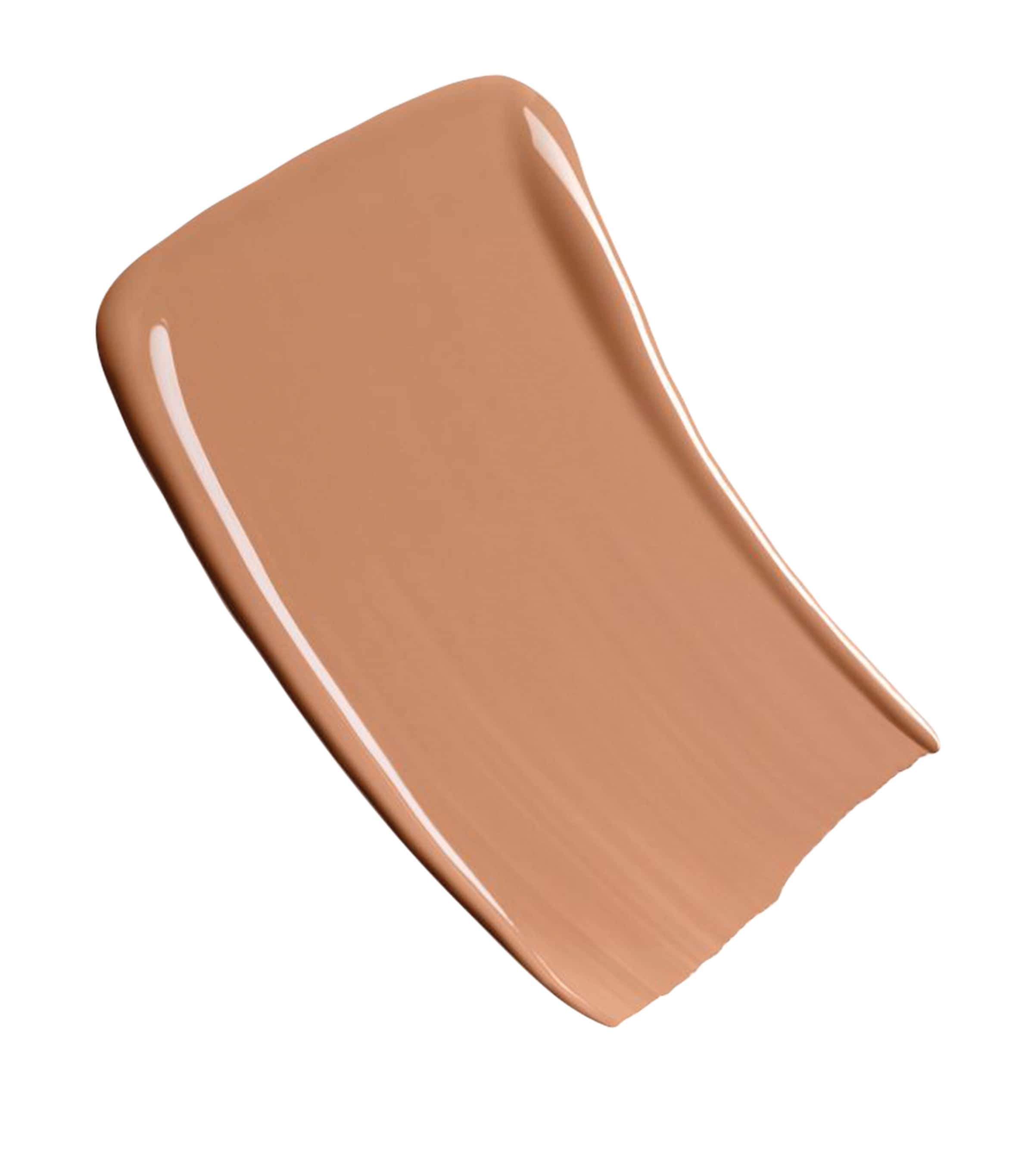CHANEL ULTRA LE TEINT FLUIDE Ultrawear - All-Day Comfort - Flawless Finish Foundation Image 2