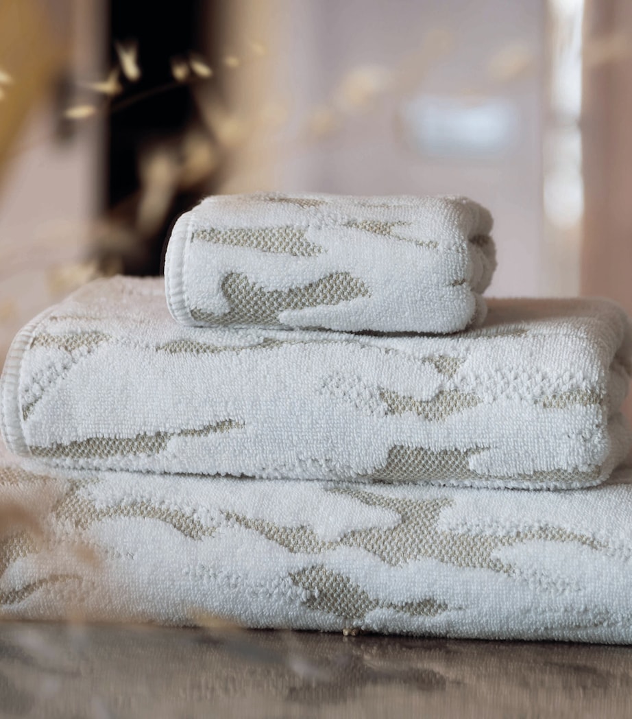 Stratus Bath Sheet (95cm x 150cm) WHITE Image 2