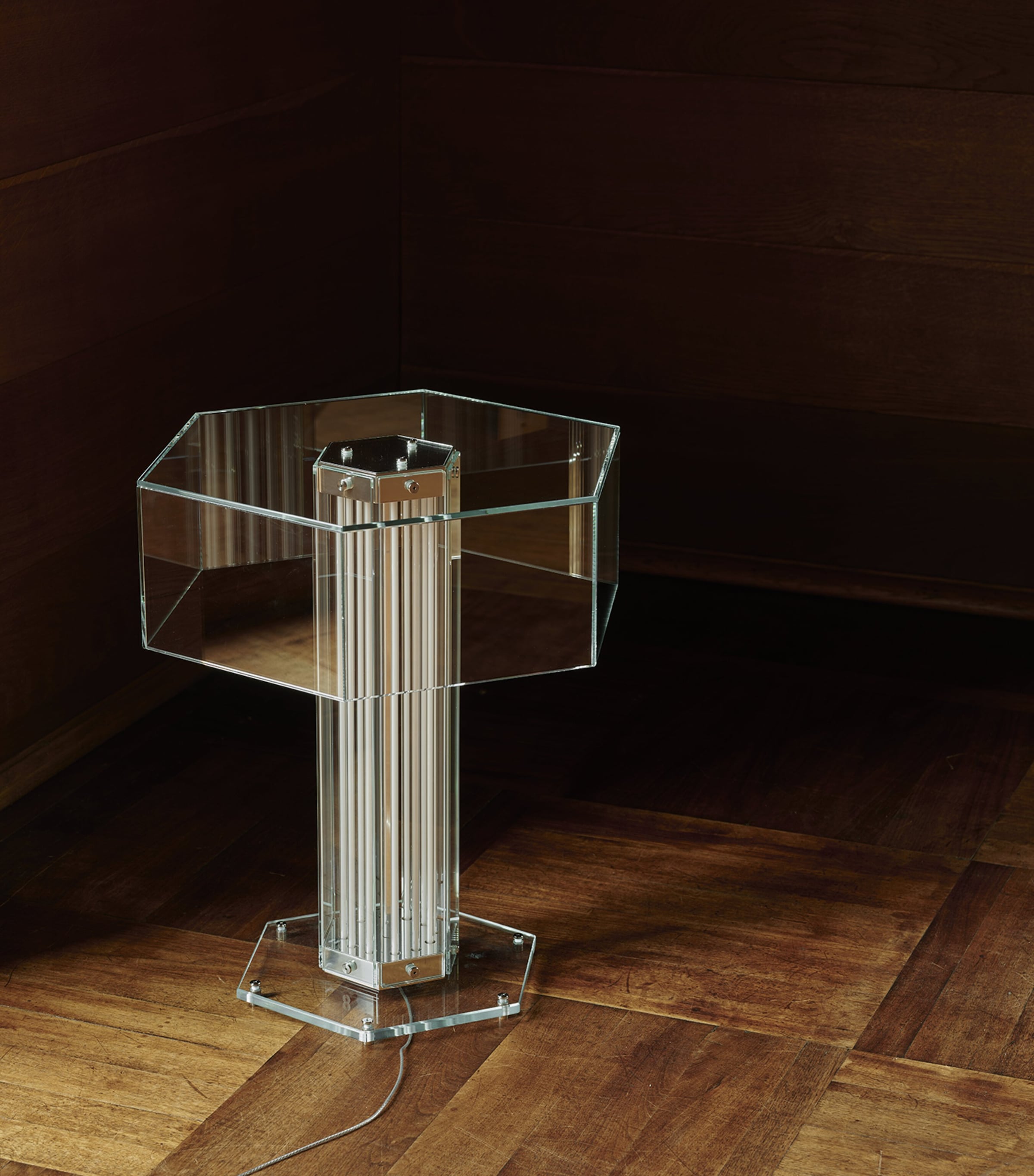 Flos Glass Superwire Table Lamp Image 5
