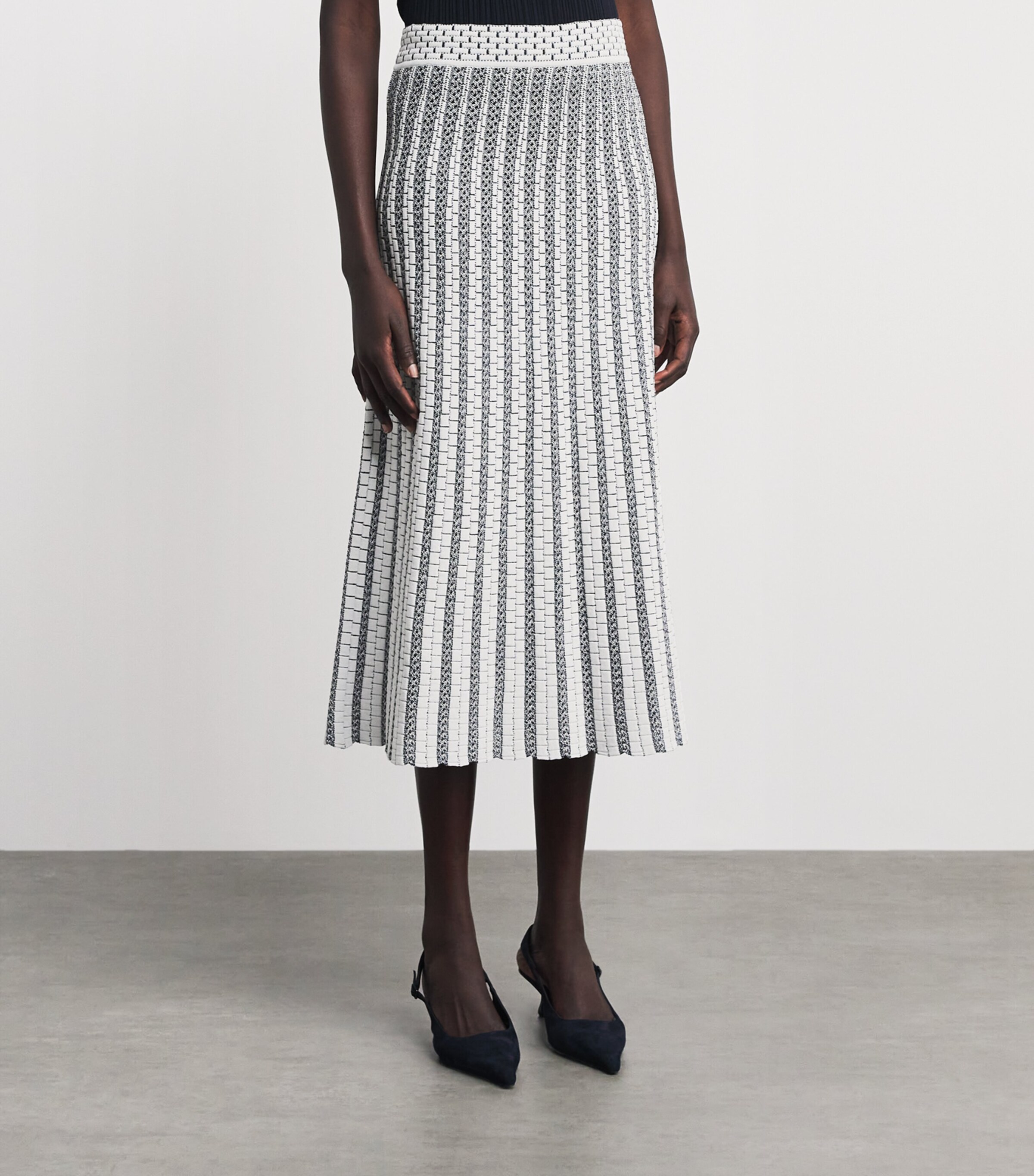 VALENTI Womens Knitted Midi Skirt White Blue Image 4