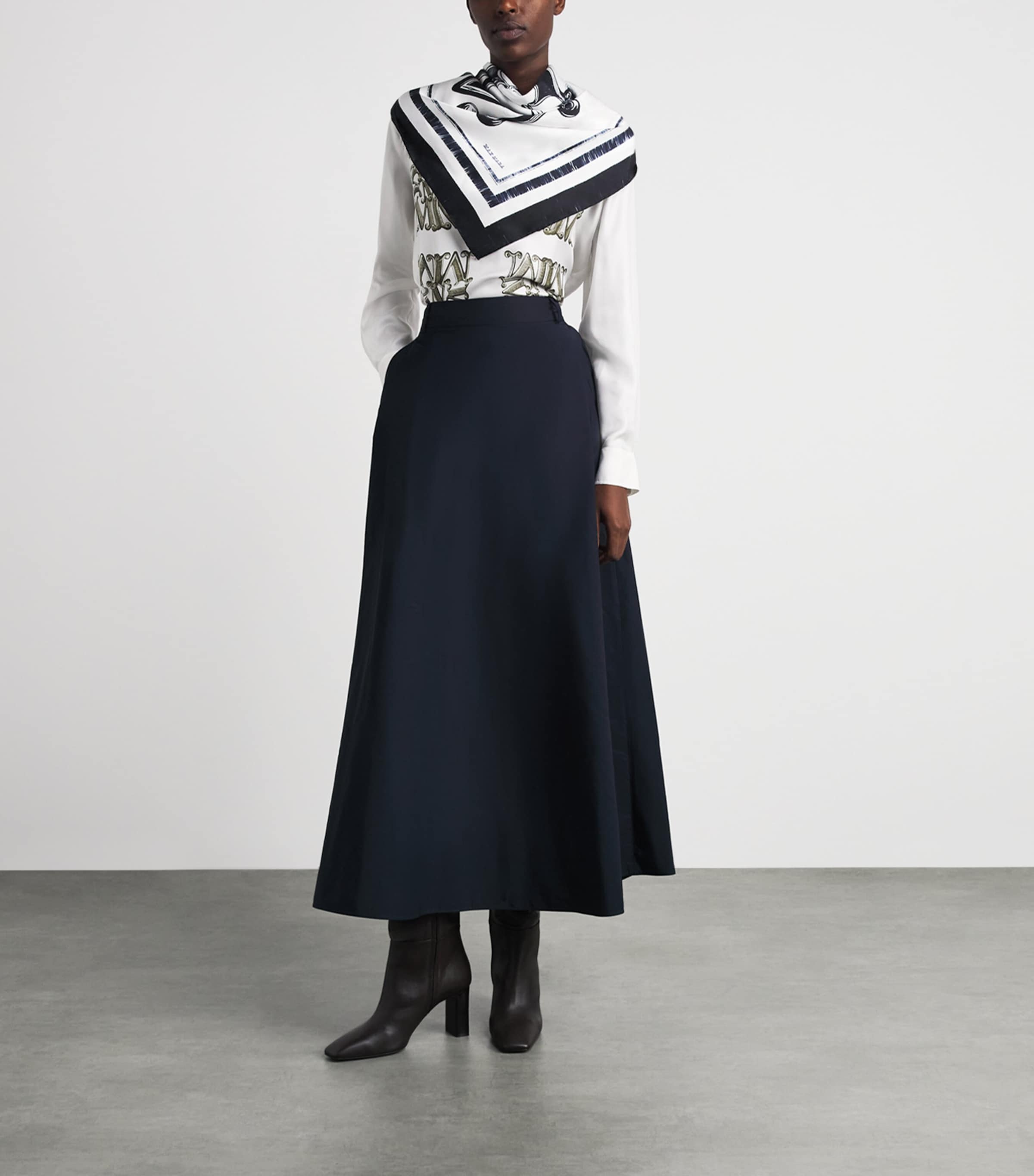 Max Mara Silk Logo Scarf Ultramarine Image 2
