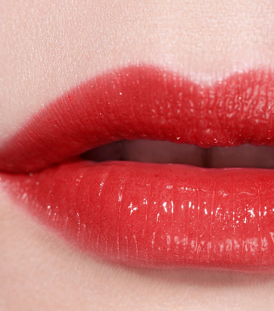 Rouge Coco Baume Lip Balm CHERRY BURST Image 6