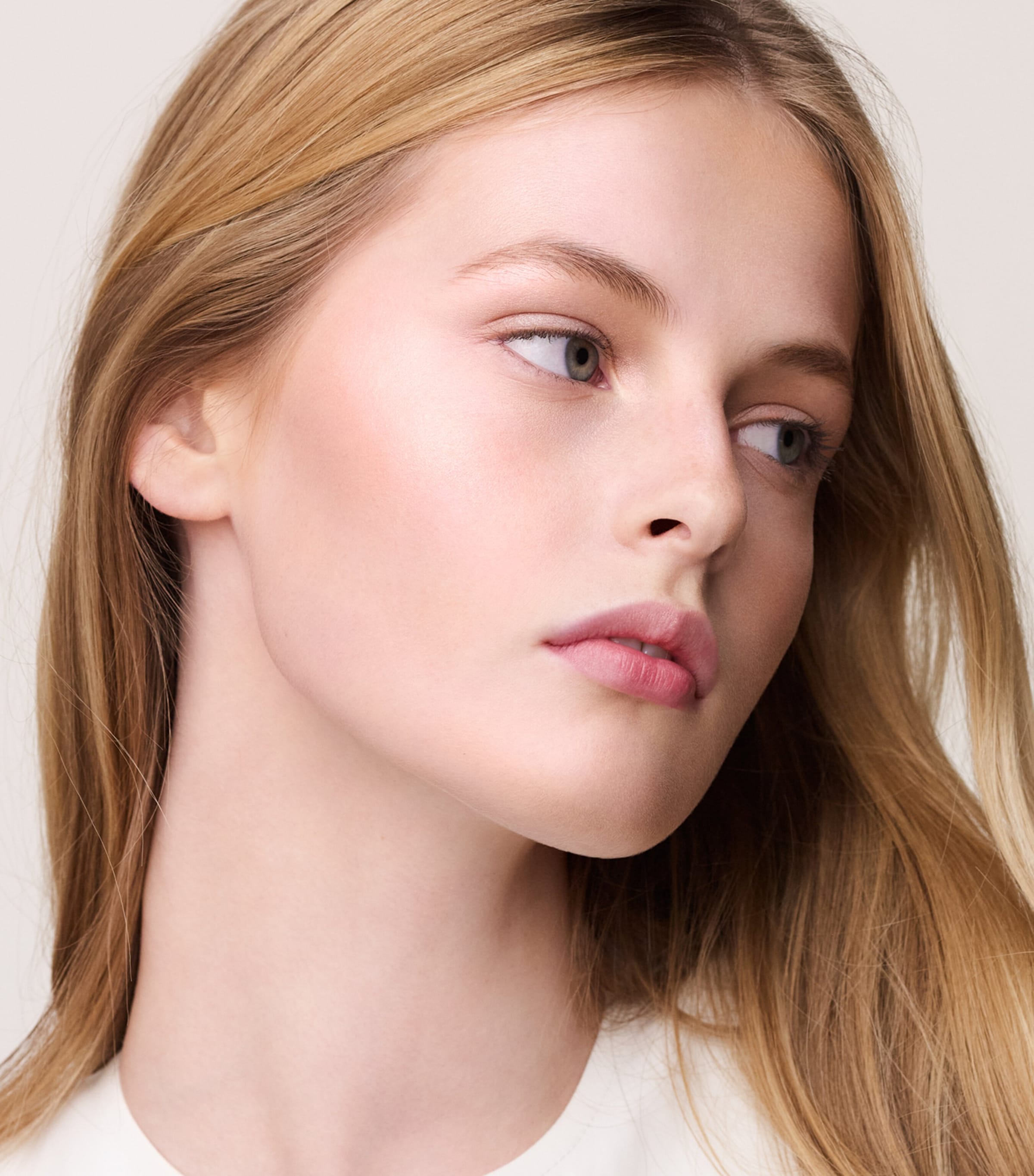 Hermès  Plein Air H Trio Iridescent Mineral Powder - 01 Rose Atacama 01 ROSE ATACAMA Image 6