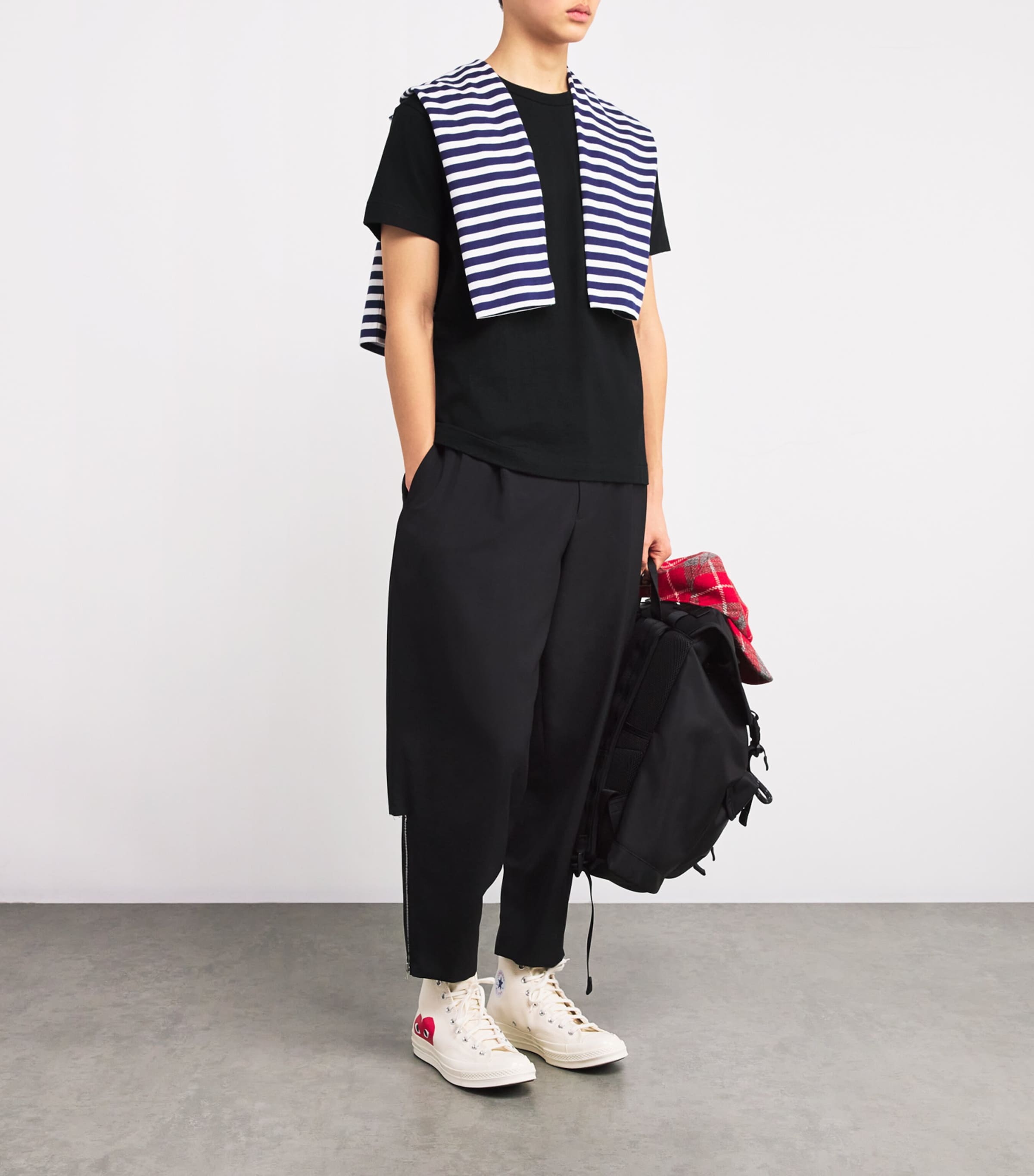 Heart Logo T-Shirt BLACK Image 2