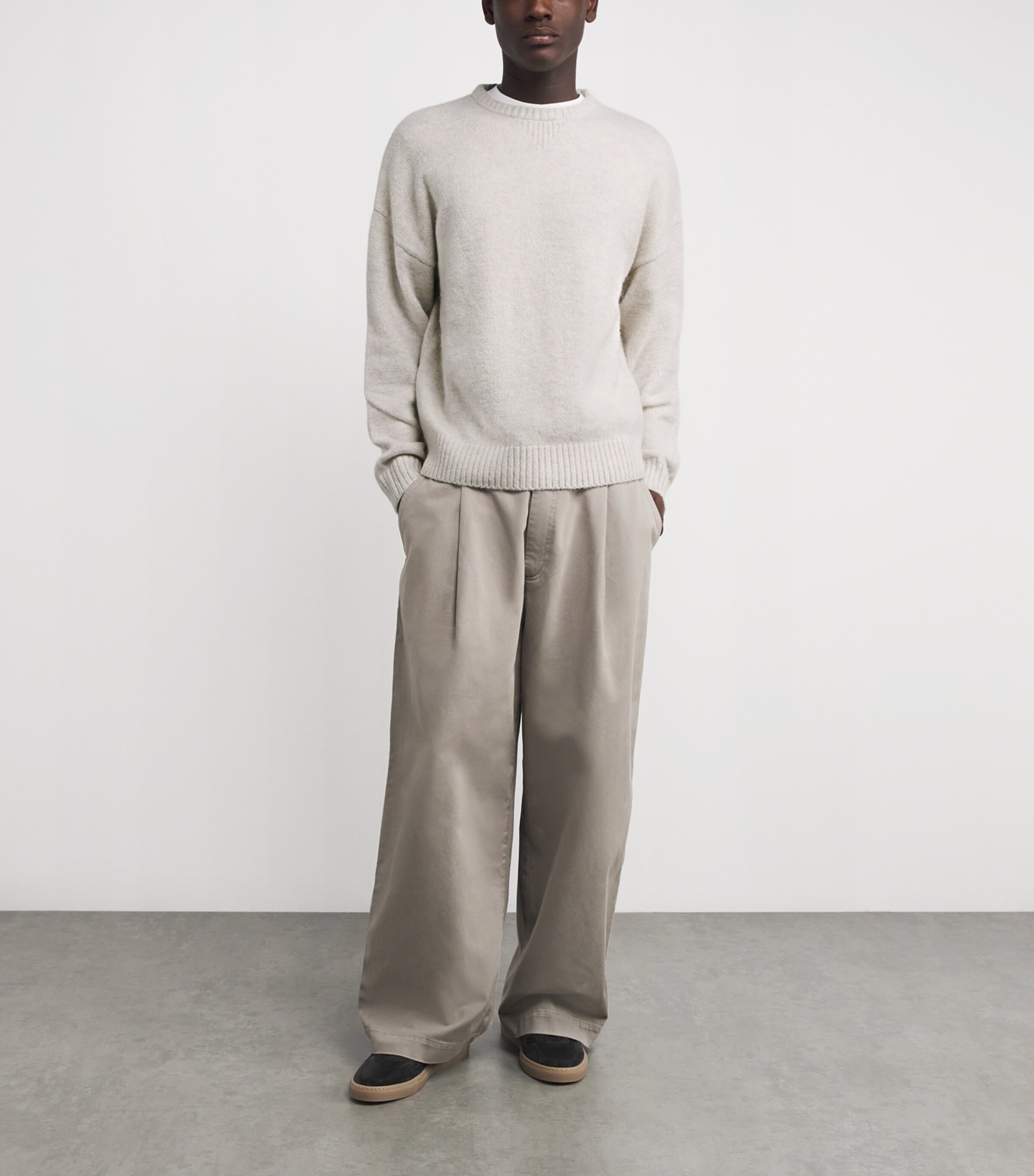 CHÉ Mens Knitted Crew-Neck Sweatshirt Ivory Image 2