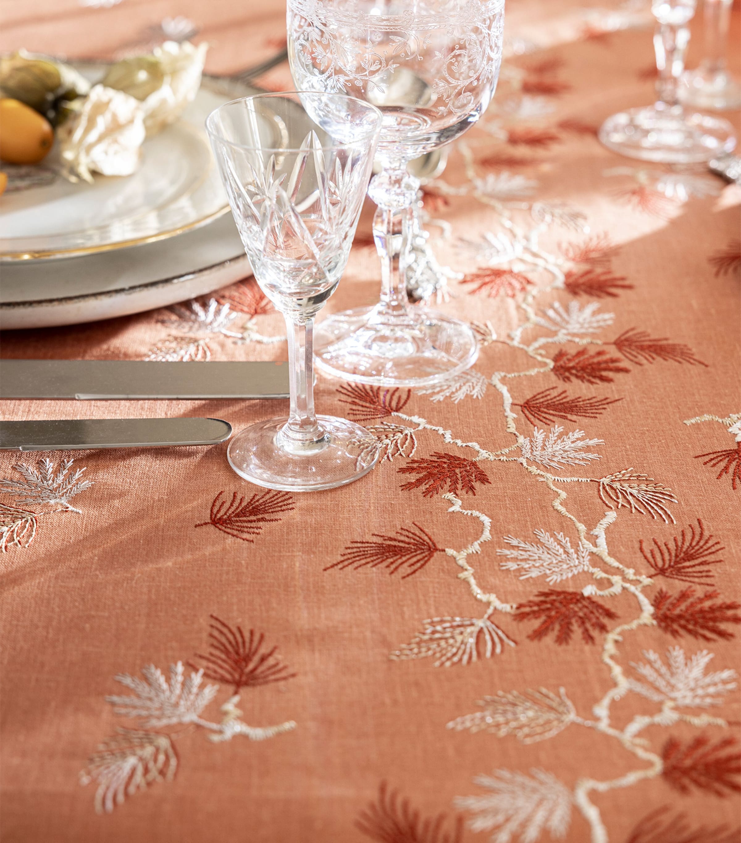 Linen Embroidered Tablecloth (170cm x 320cm) COUGE SR Image 3