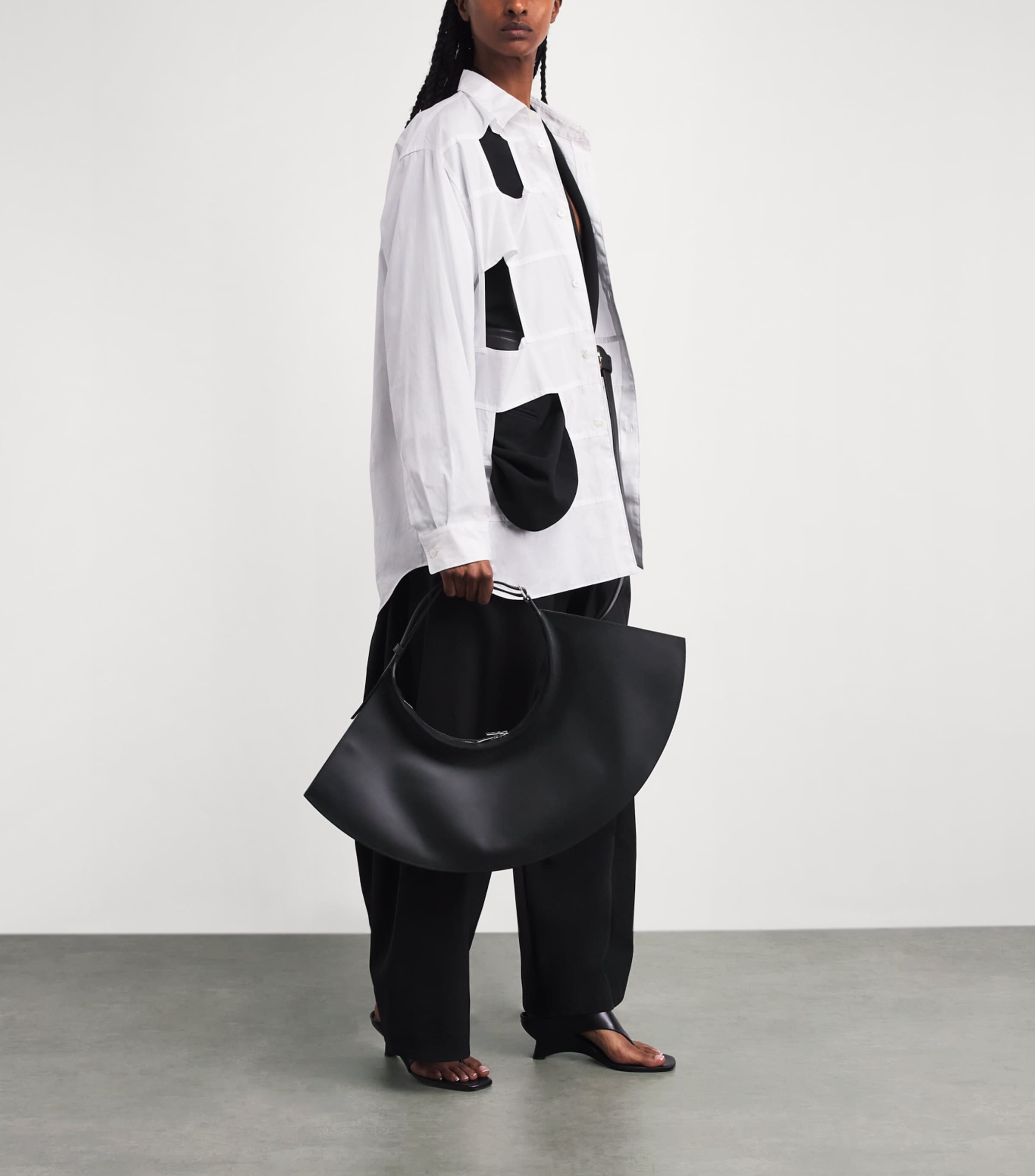 Issey Miyake Medium Leather Fin Bag Black Image 4