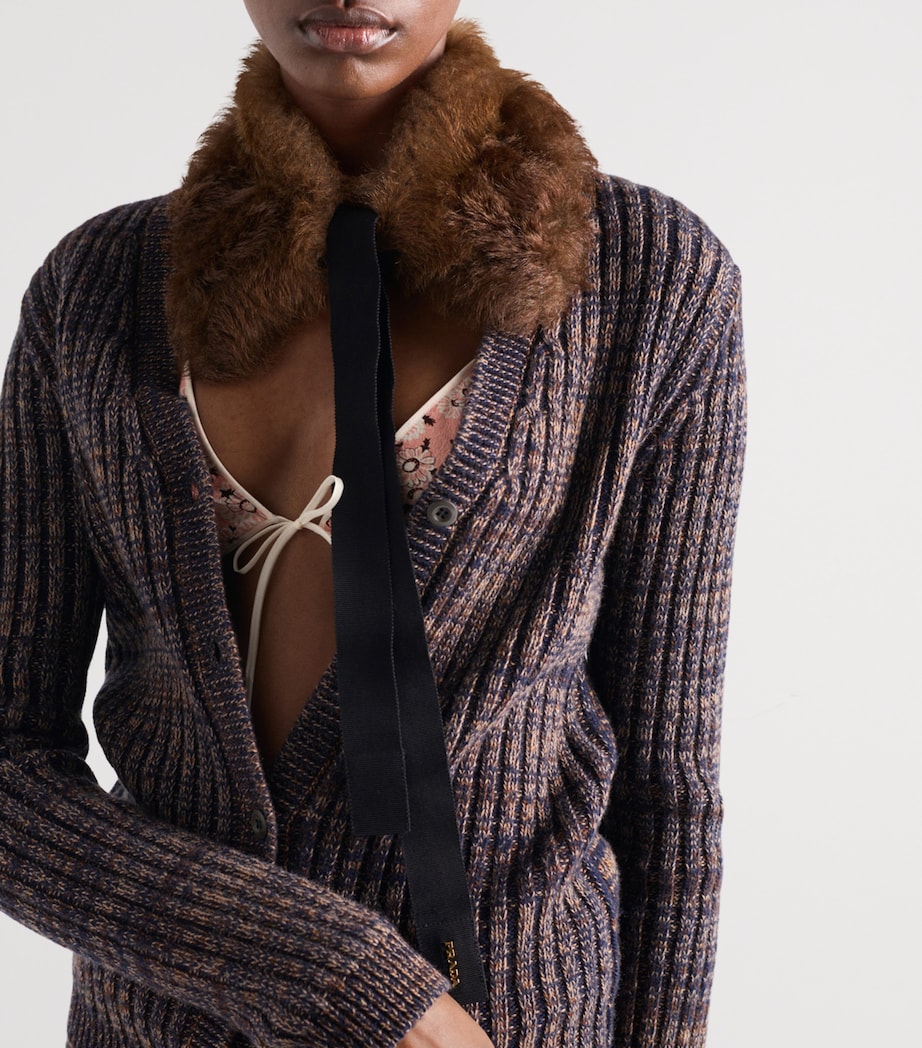 Shearling Logo Collar F098L Image 2