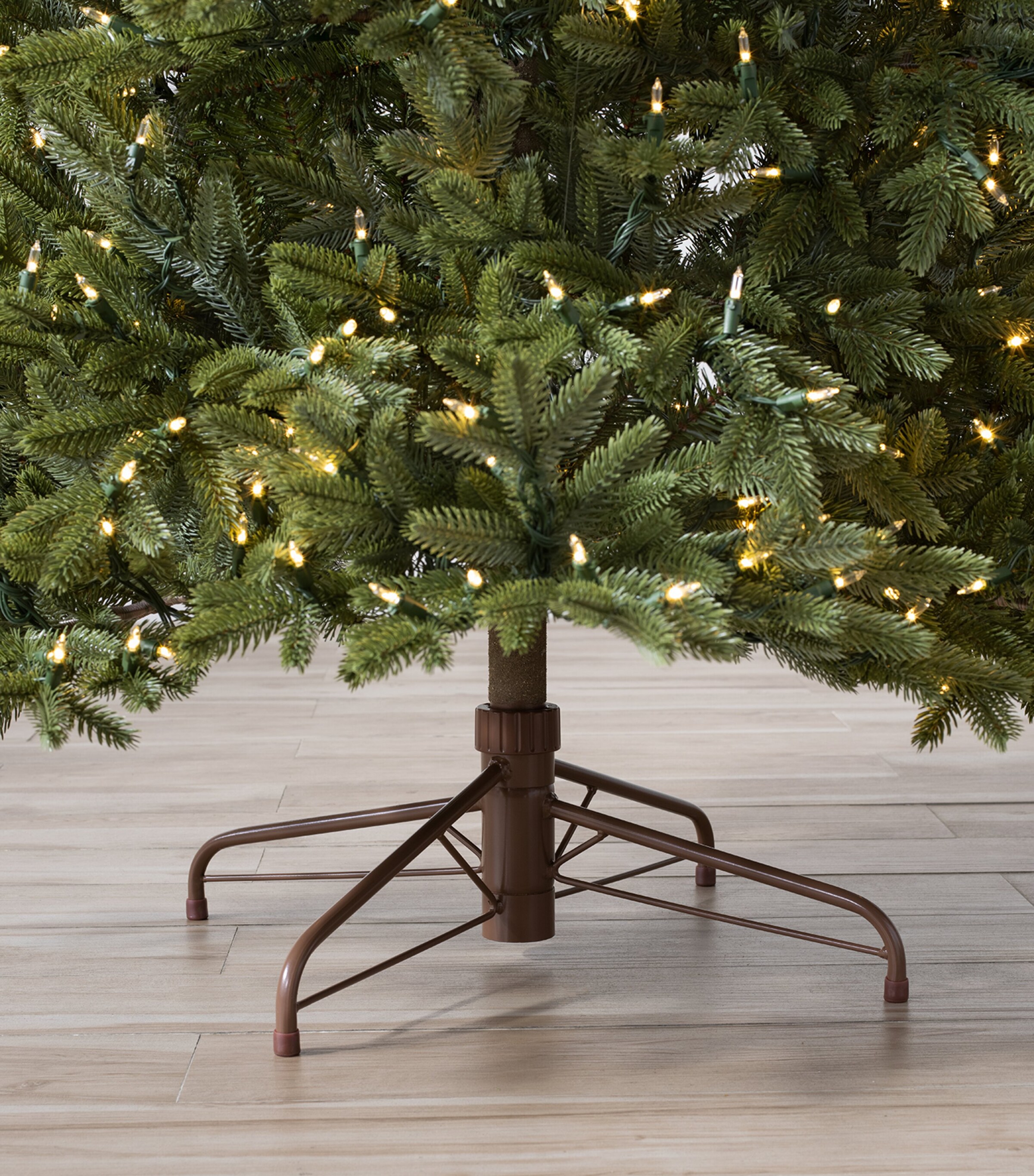 Norway Spruce LED Christmas Tree (7.5ft) GREEN Image 3