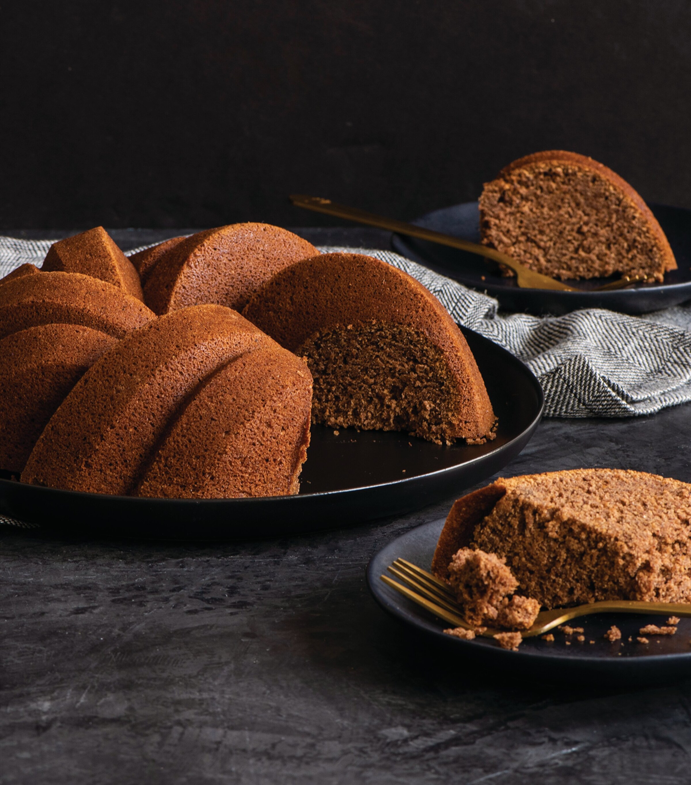 75th Anniversary Braided Bundt Pan (27cm) GOLD Image 7