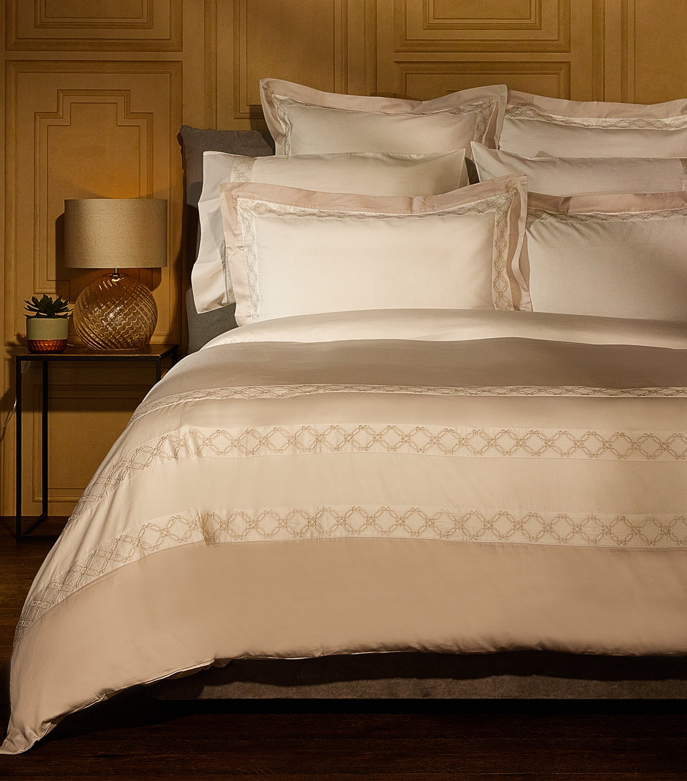 Harrods of London Beaufort Oxford Pillowcase Pair (50cm x 75cm) While/pale Grey Image 2