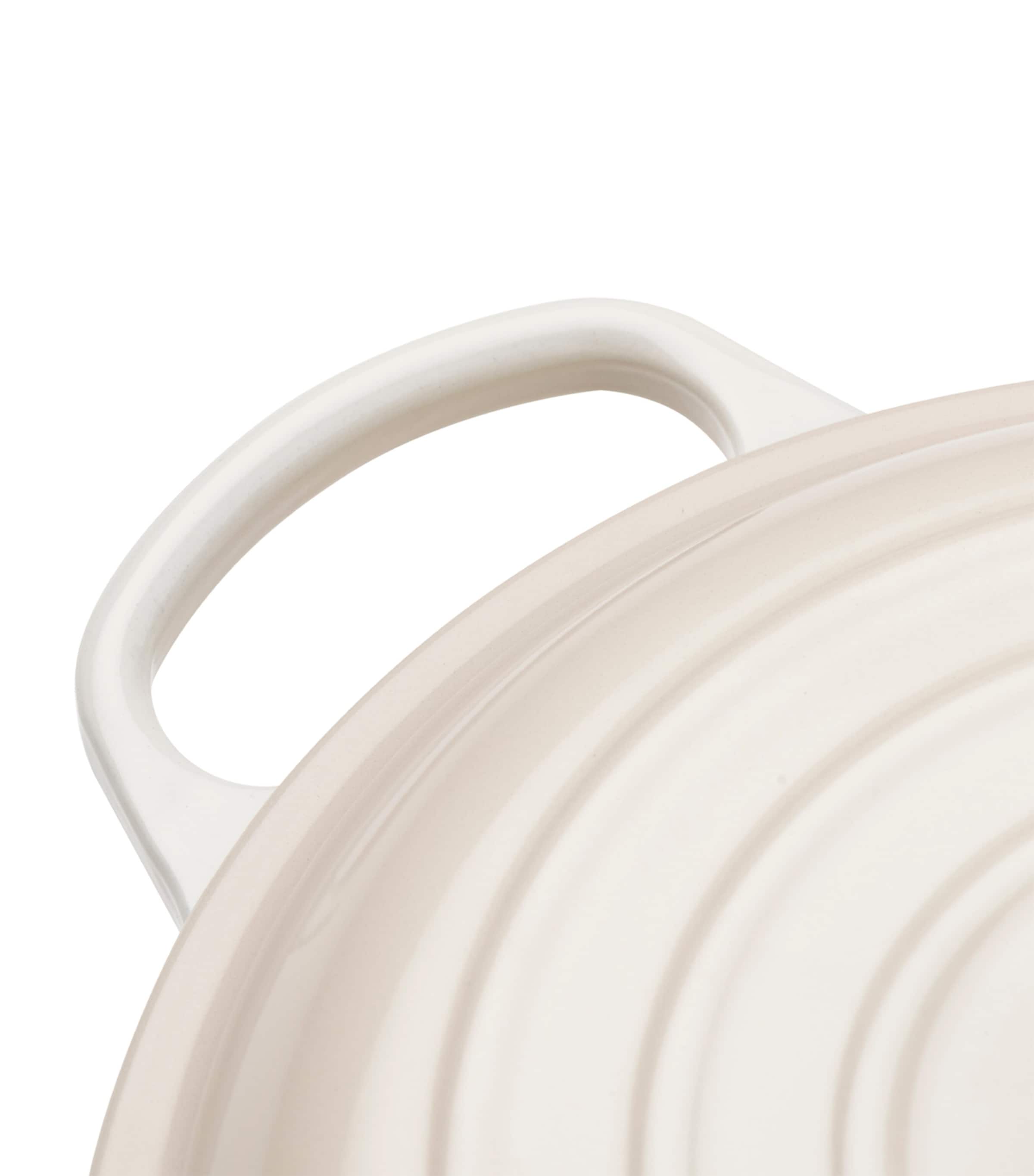 Cast Iron Shallow Round Casserole Dish (26cm) MERINGUE Image 3