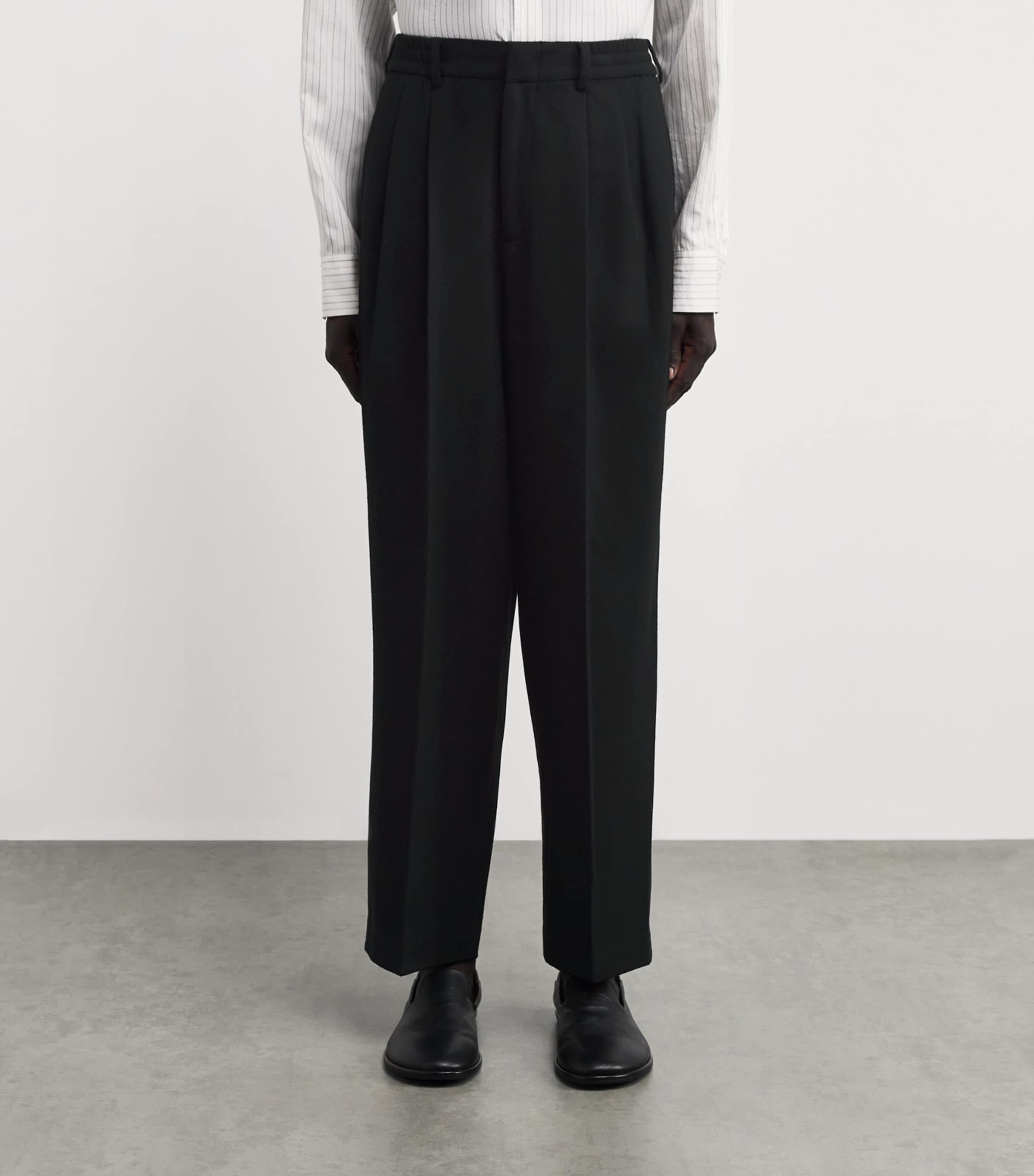 Wool Pleated Trousers BLACK Image 3