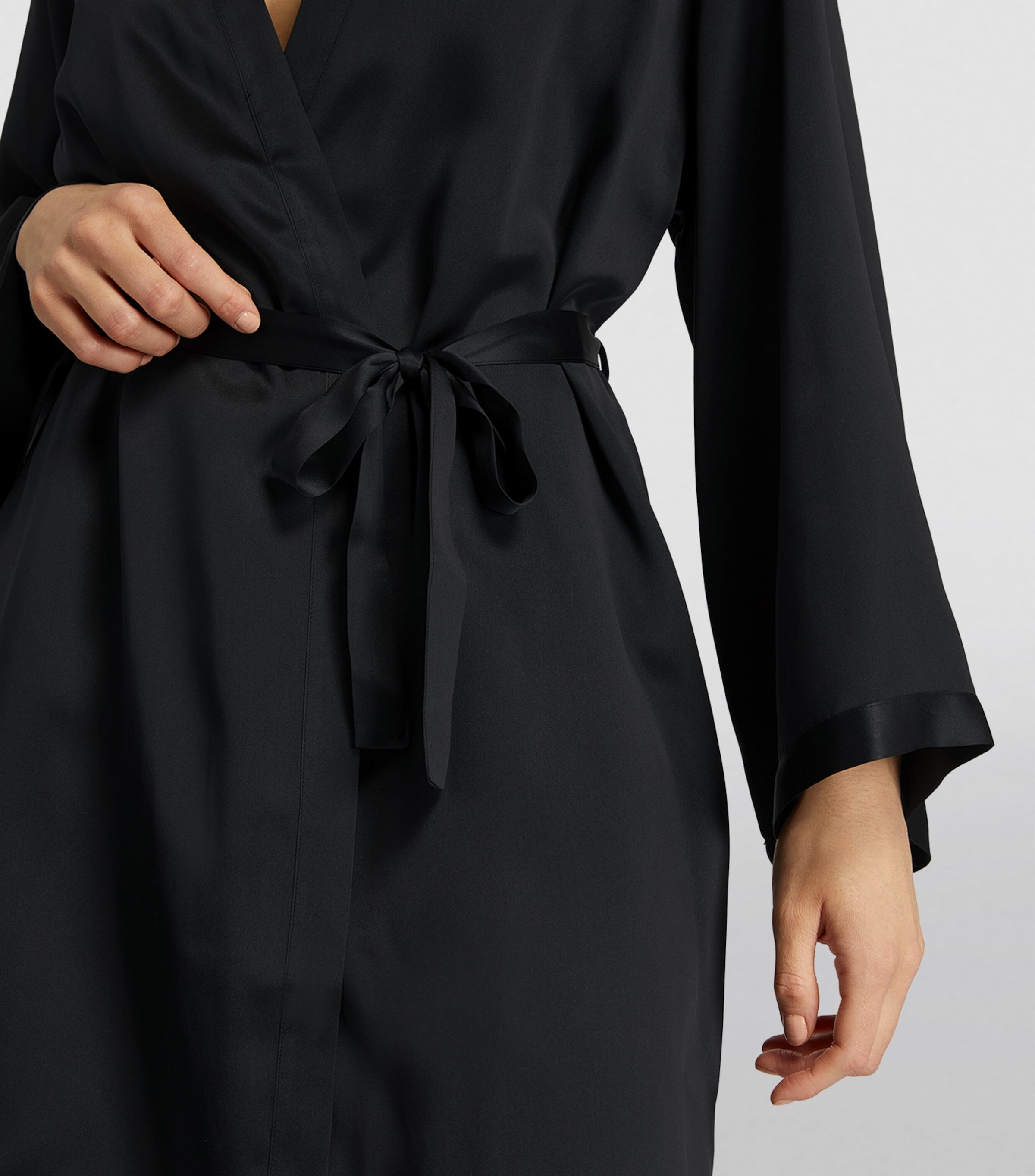 Silk Lace-Trim Robe NOIR Image 6