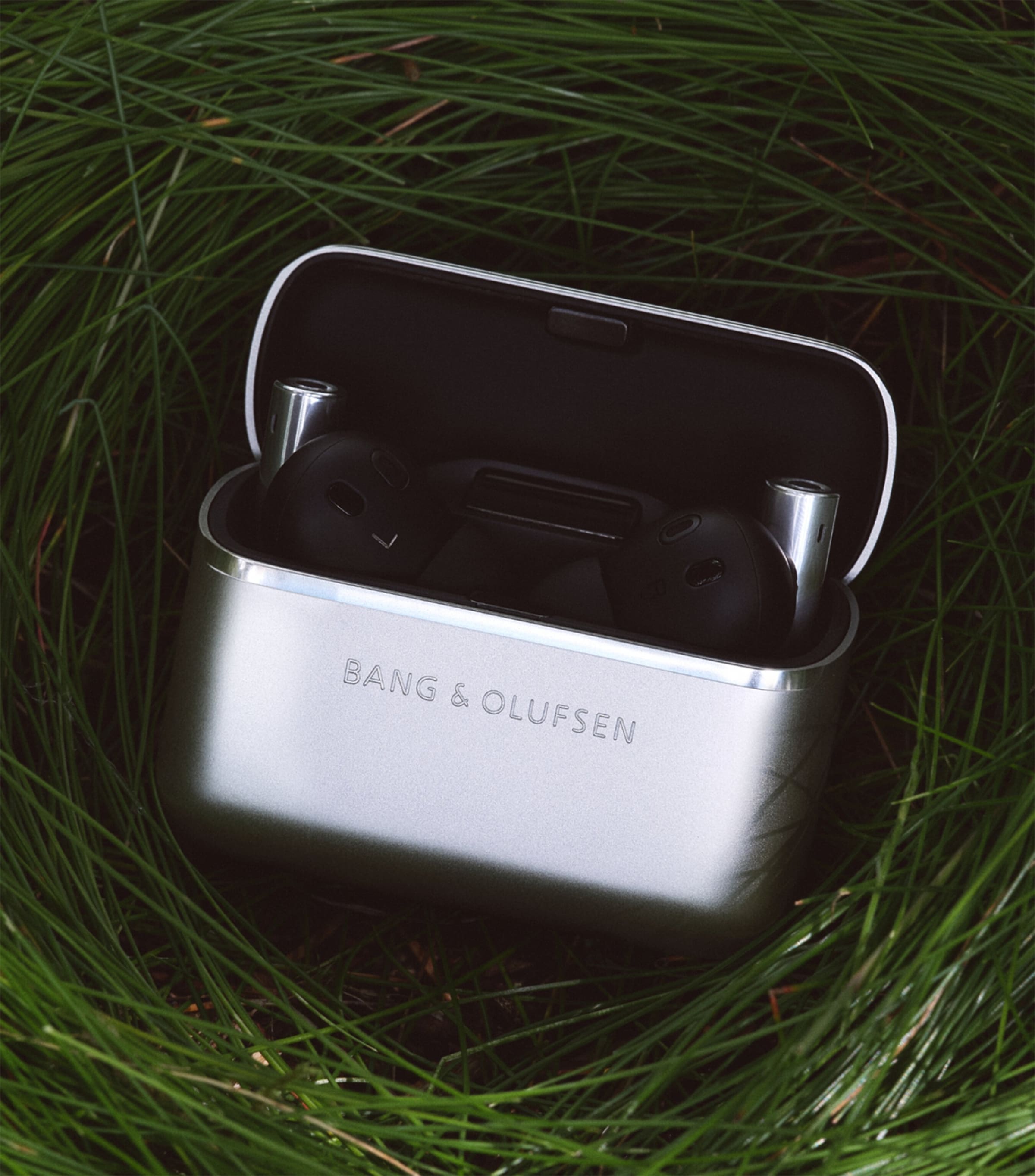 Beo Grace Wireless Earbuds NATURAL ALUMINIUM Image 10