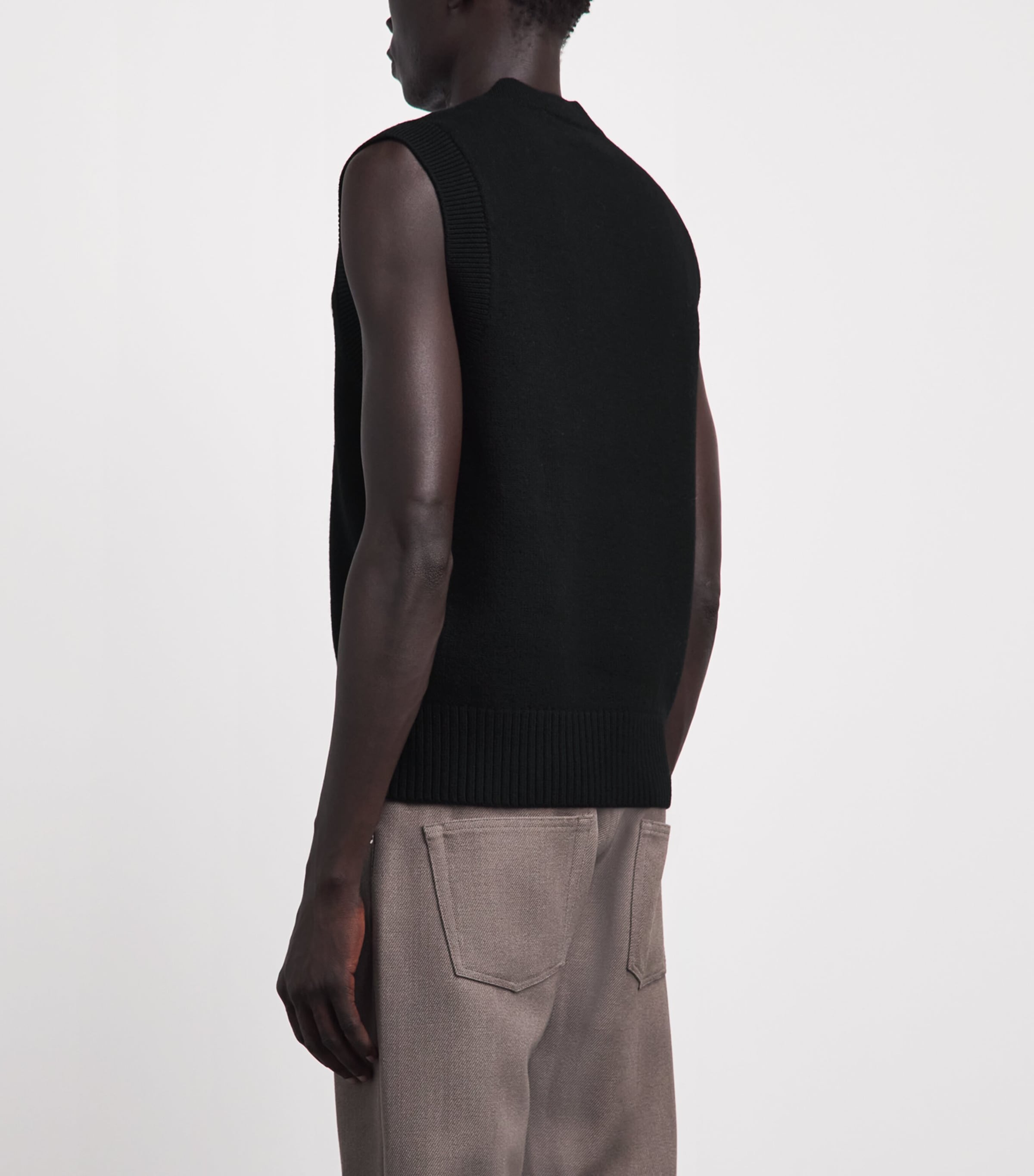 AMI Paris Mens Wool Logo Sweater Vest Noir/ecru Image 5