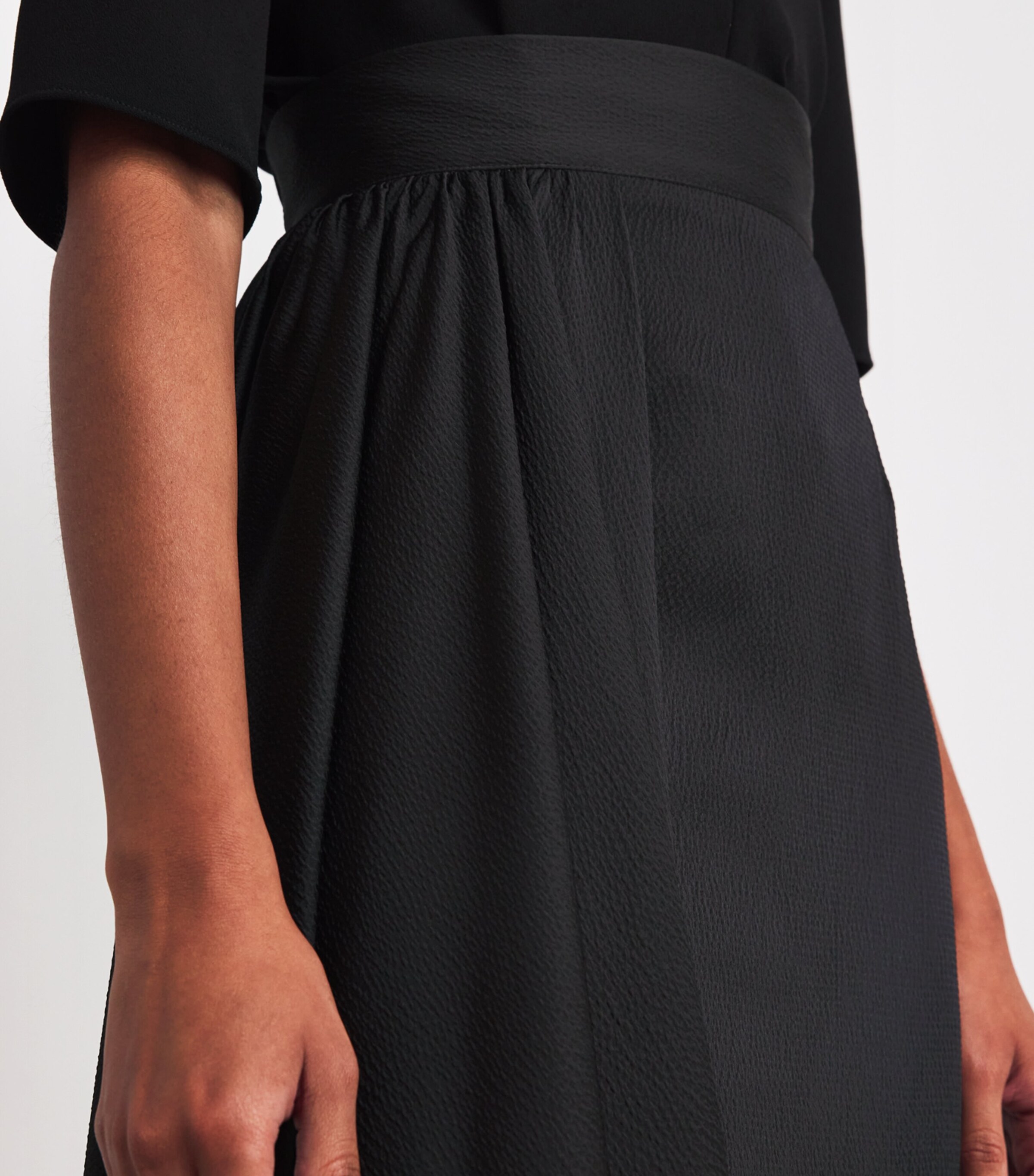 Charmeuse Aurora Maxi Skirt BLA Image 6