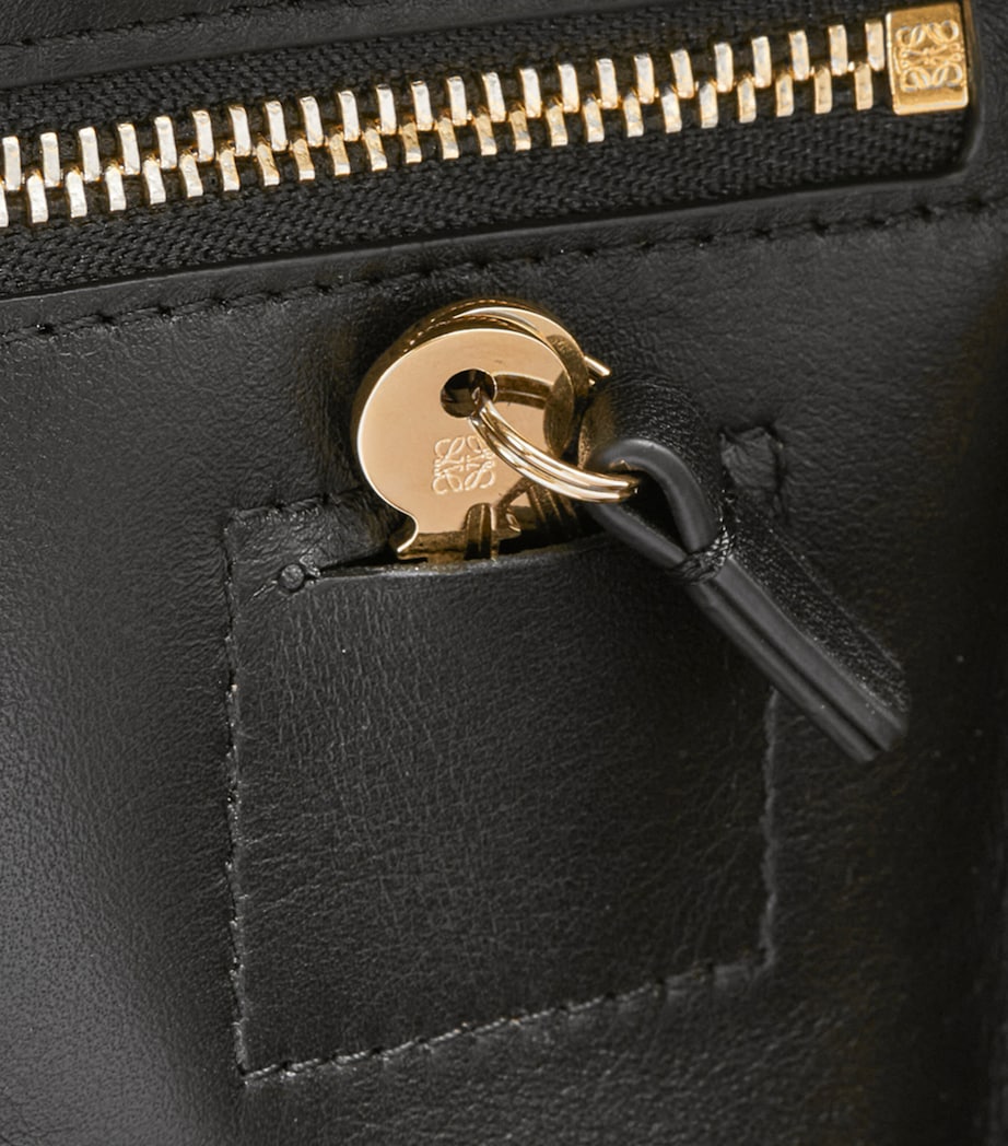 Leather Amazona 32 Top-Handle Bag BLACK Image 5