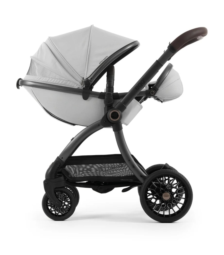 Egg x Aston Martin egg3 Snuggle Bundle Soft Grey Image 8