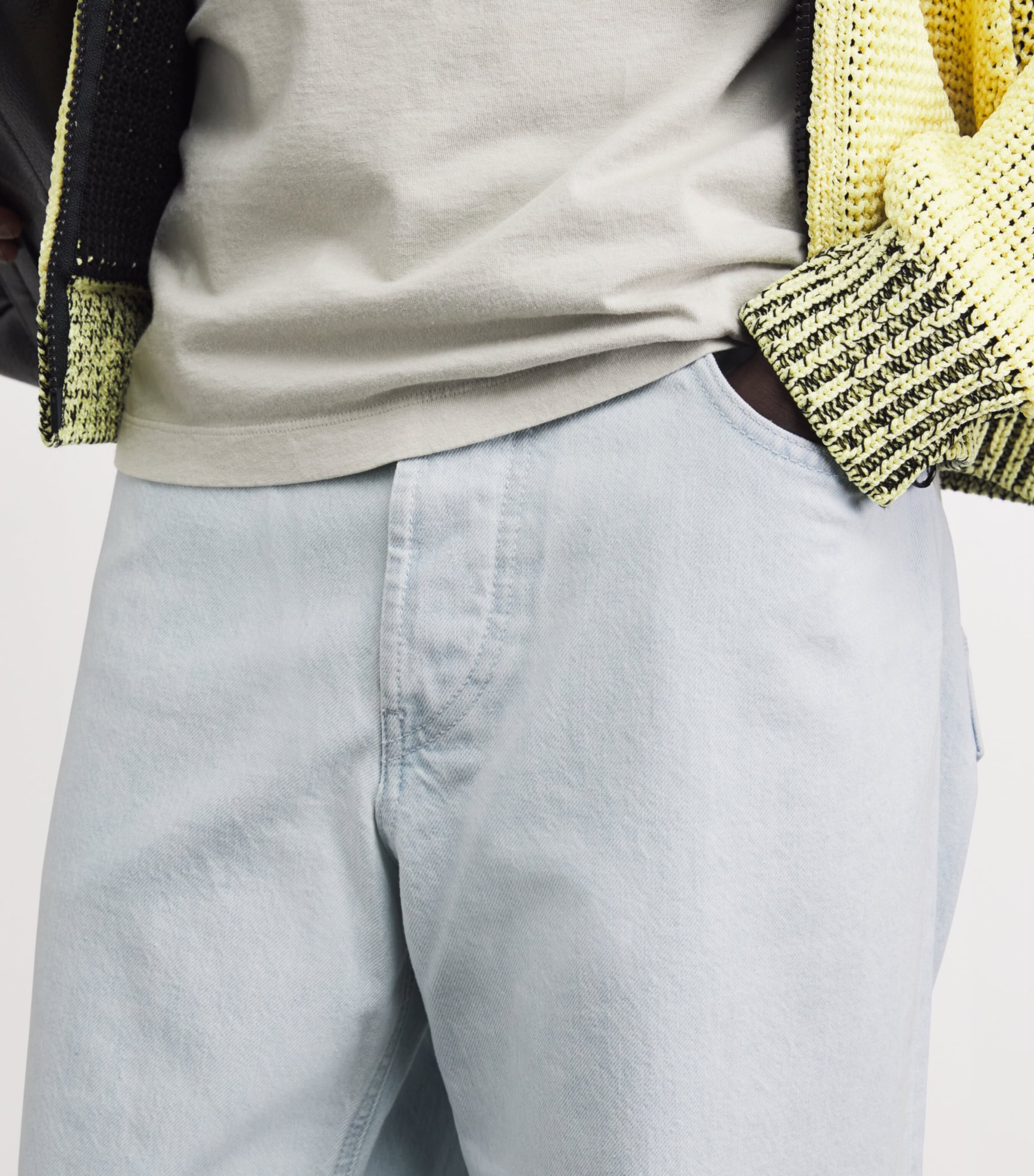 Ultra-Bleached Loose-Fit Jeans VJ203 Image 3