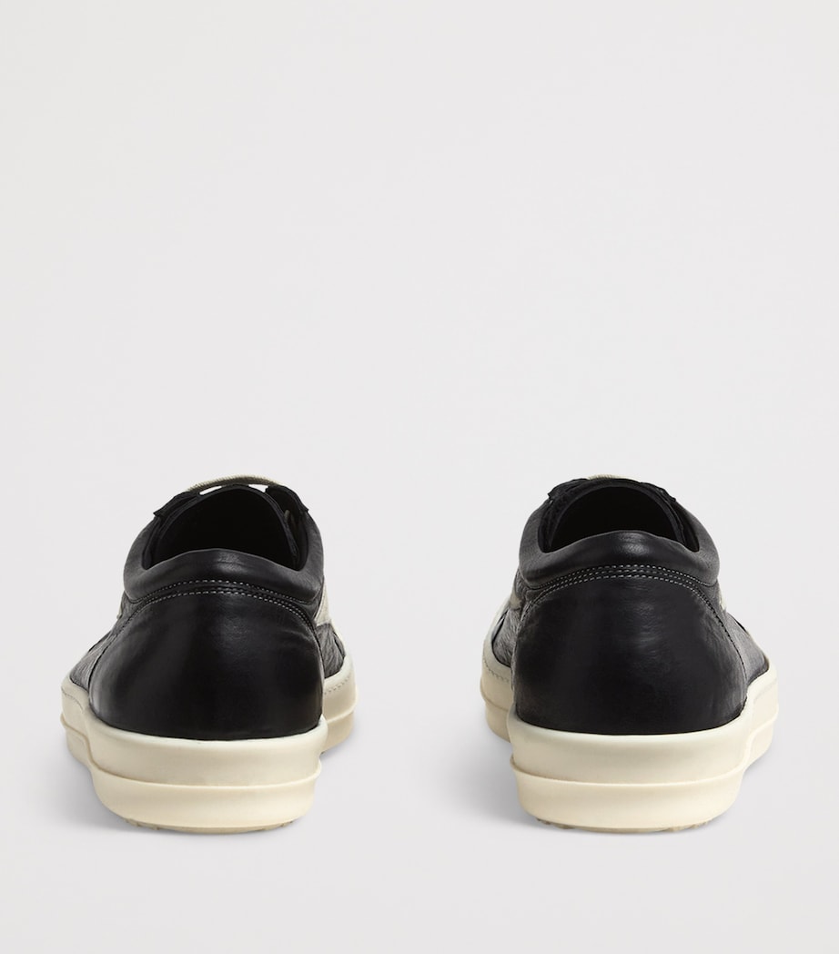 Tumbled Lambskin Vintage Low-Top Sneakers BLACK/MILK/MILK/ 911 Image 4