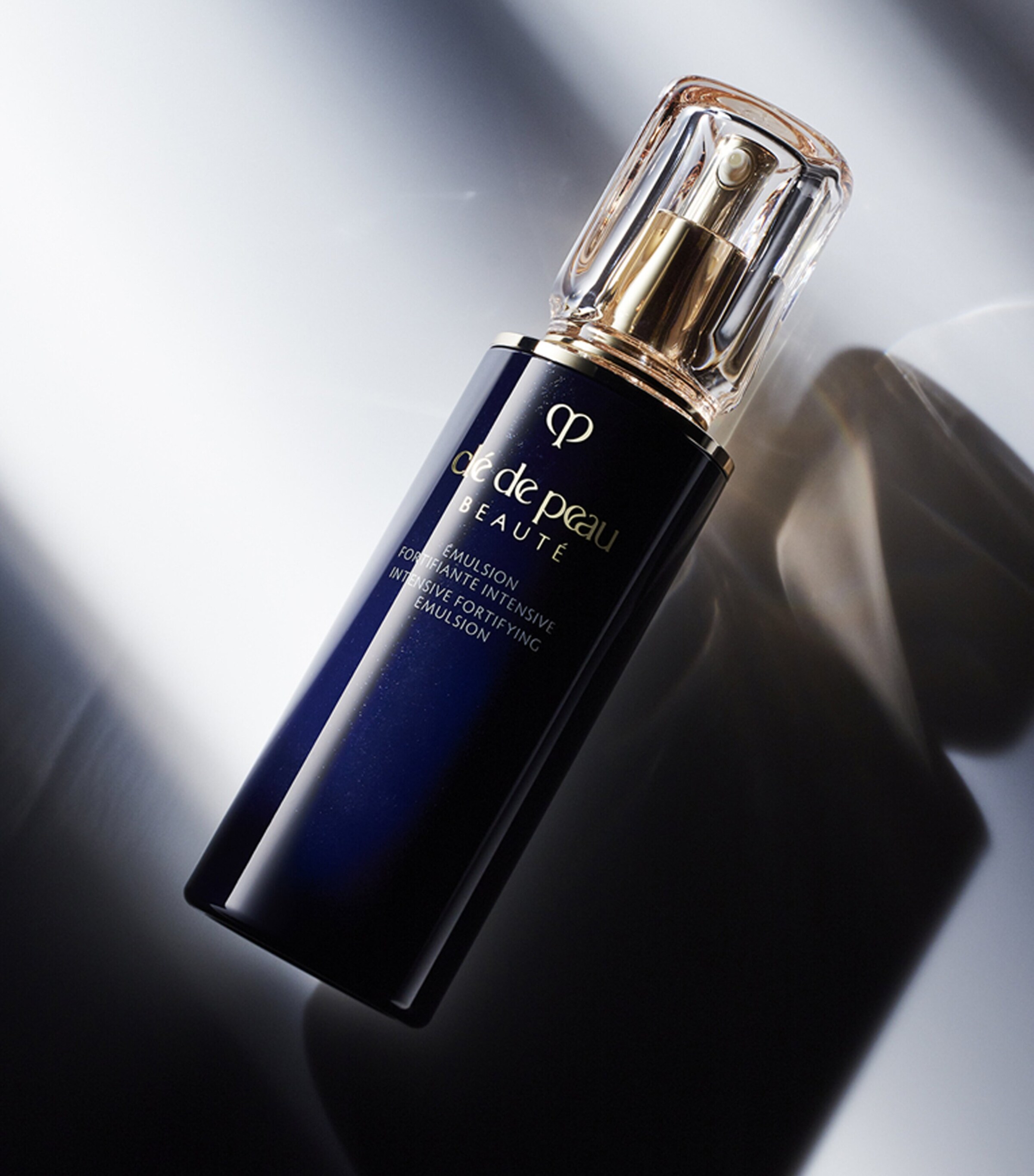 Clé de Peau Beauté Intensive Fortifying Emulsion (125ml) Image 6