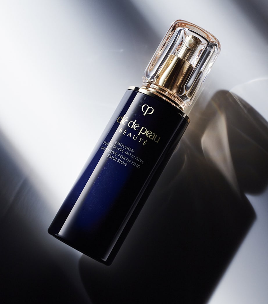 Clé de Peau Beauté Intensive Fortifying Emulsion (125ml) Image 6