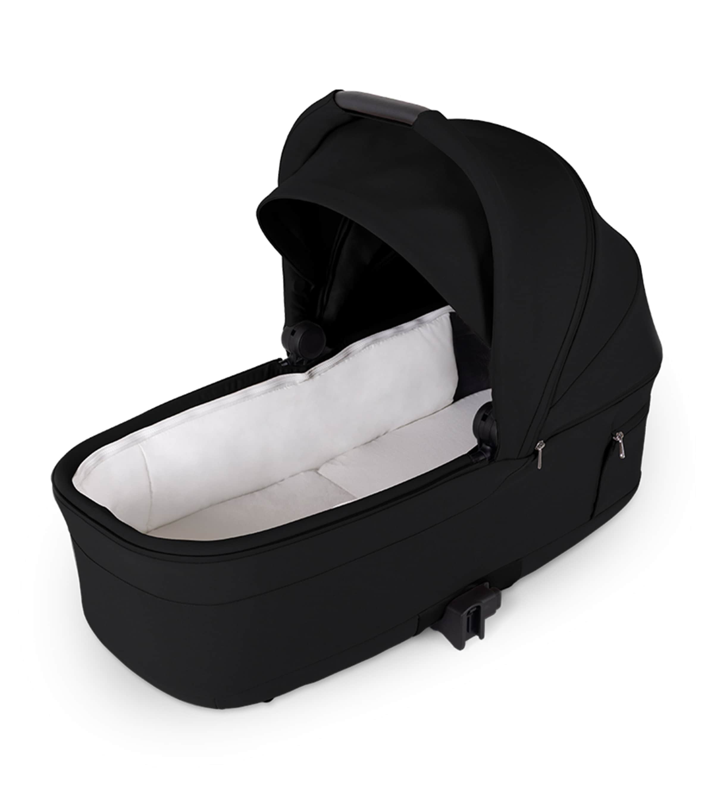 Silver Cross Nia Carrycot Onyx Image 6