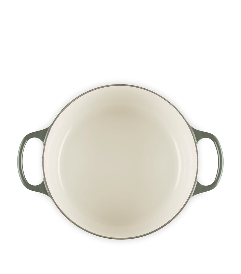 Cast Iron Christmas Round Casserole Dish (24 cm) NO COLOUR Image 5
