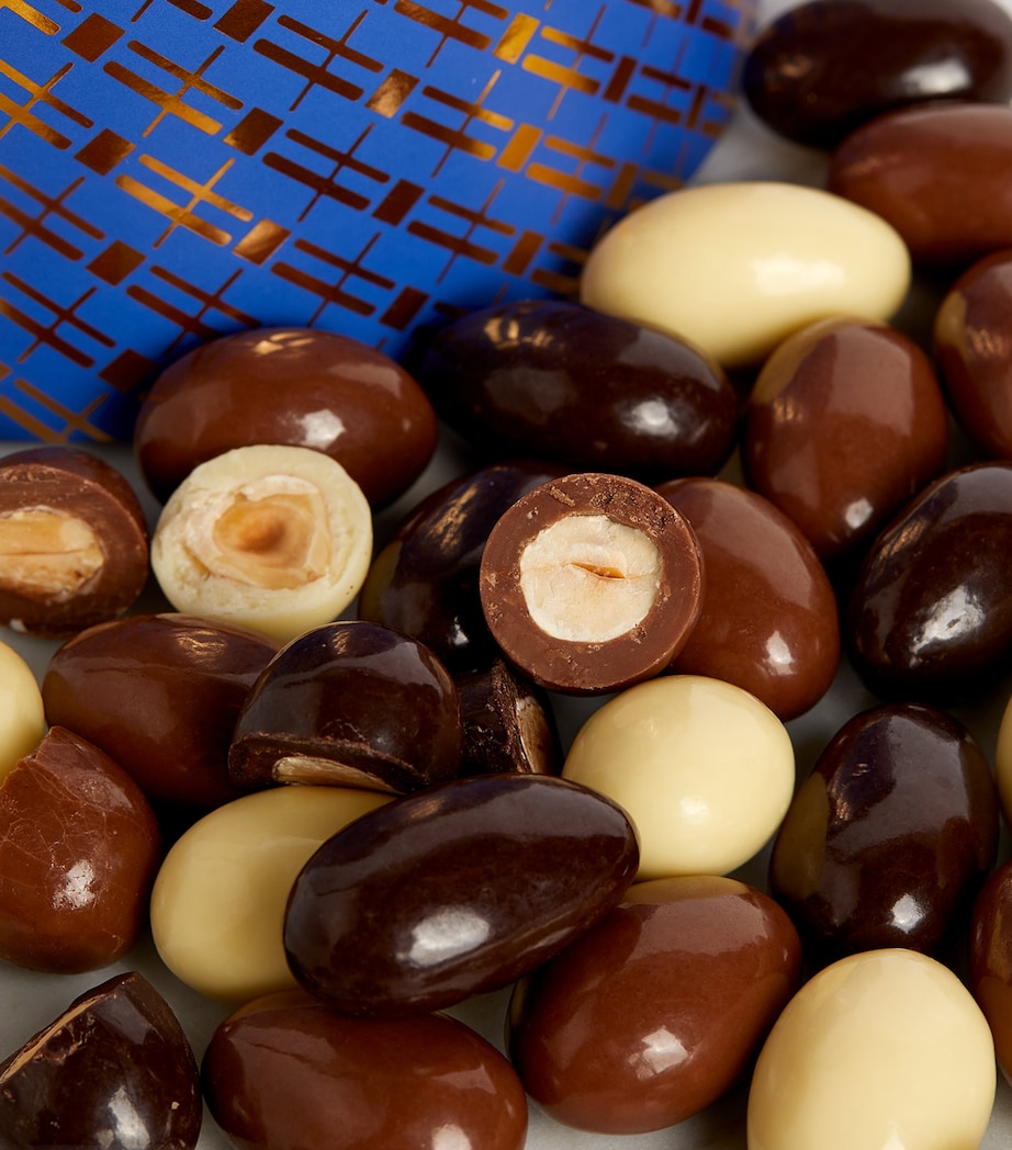 Mixed Chocolate Almonds (600g) NO COLOUR Image 4