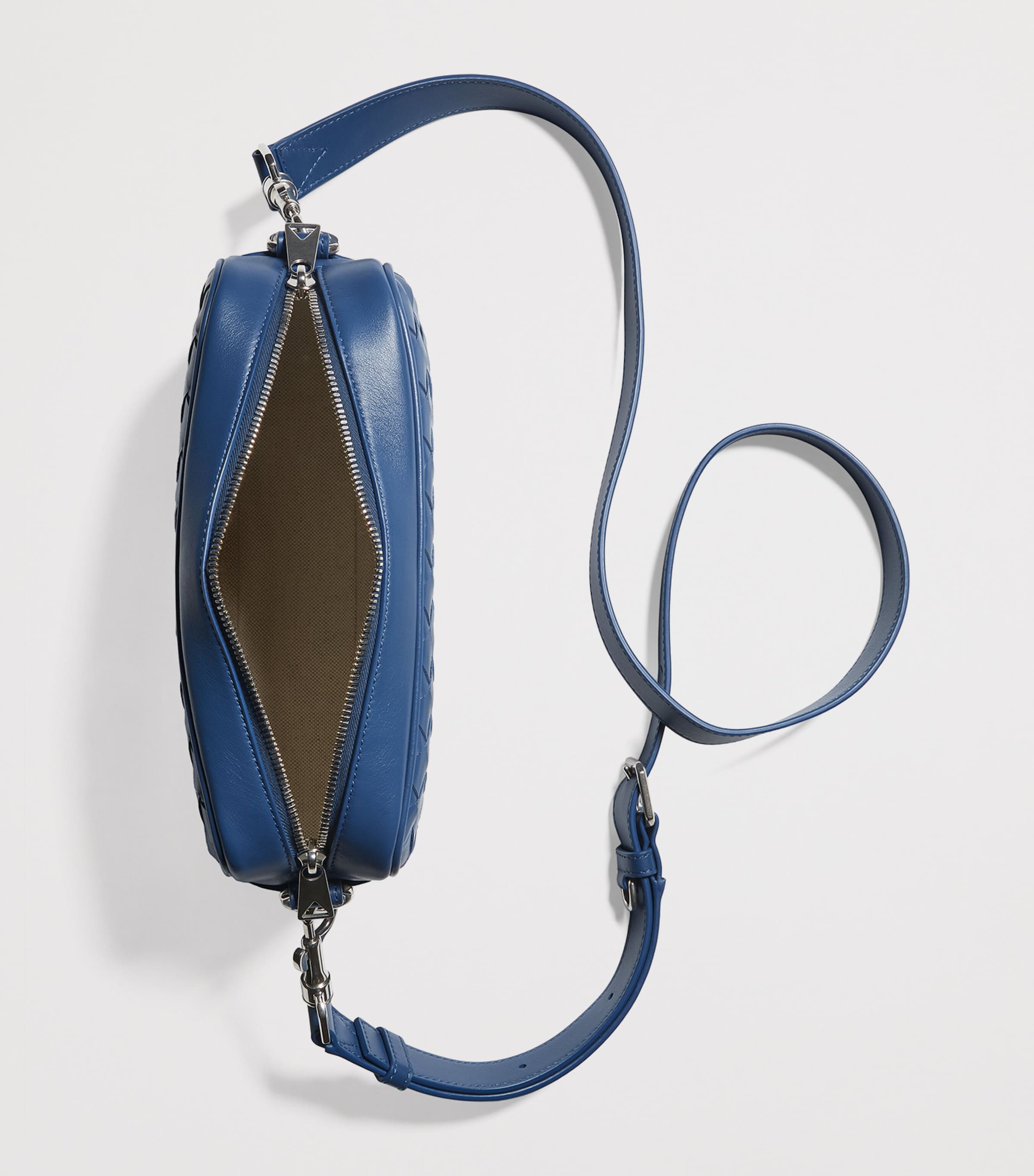 Bottega Veneta Small Leather Intrecciato Camera Bag Image 4