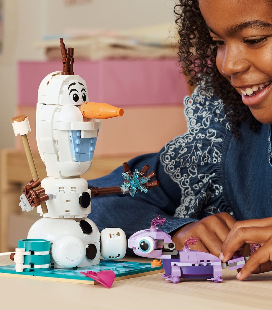 Lego Disney Frozen Olaf and Bruni’s Picnic Fun 43287 Image 3