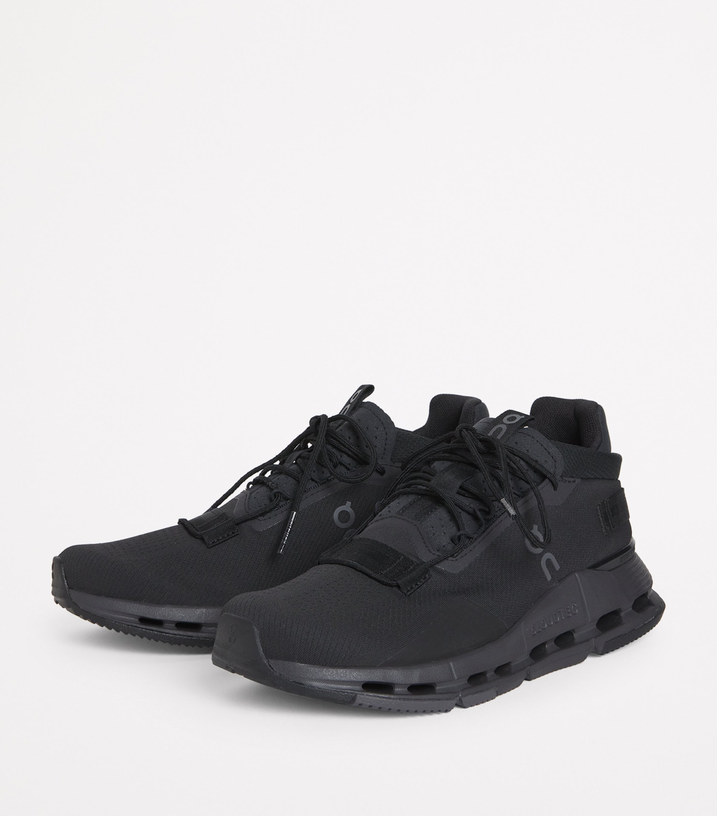 On Cloudnova 2 Trainers All Black Image 3
