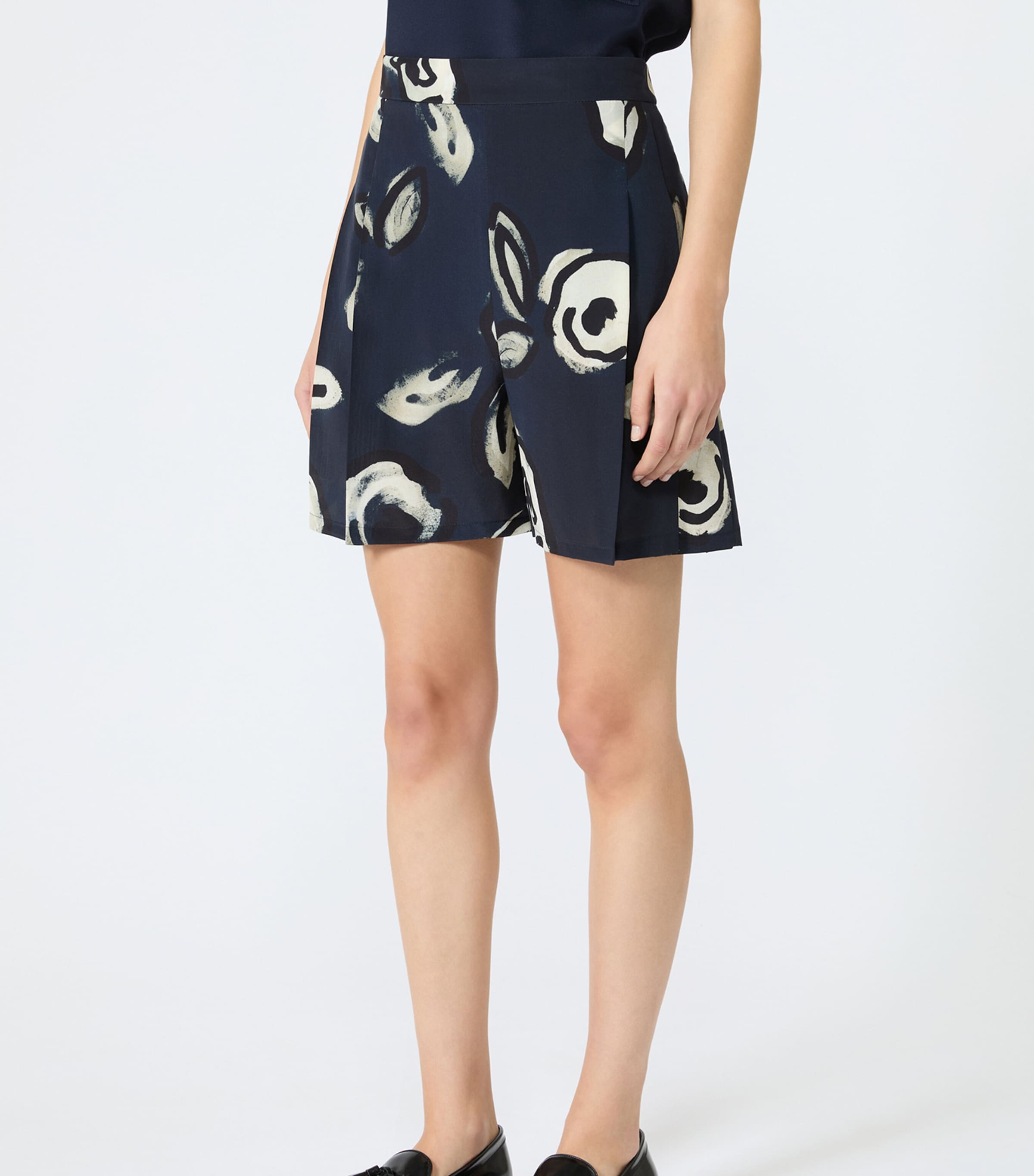 Max Mara Womens Silk Printed Shorts Ultramarine Image 3