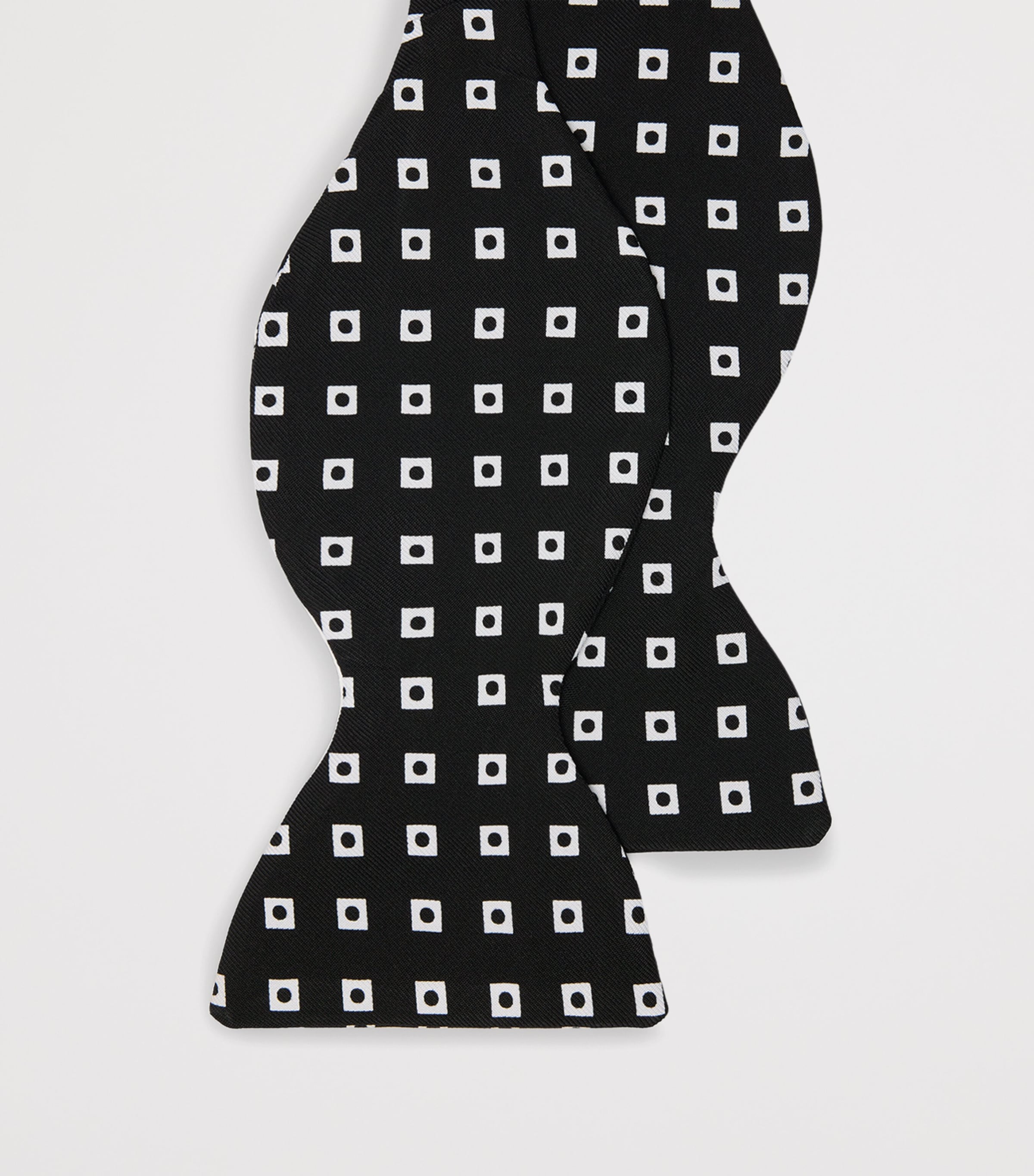 Dunhill Mulberry Silk Polka Dot Bow Tie Image 2