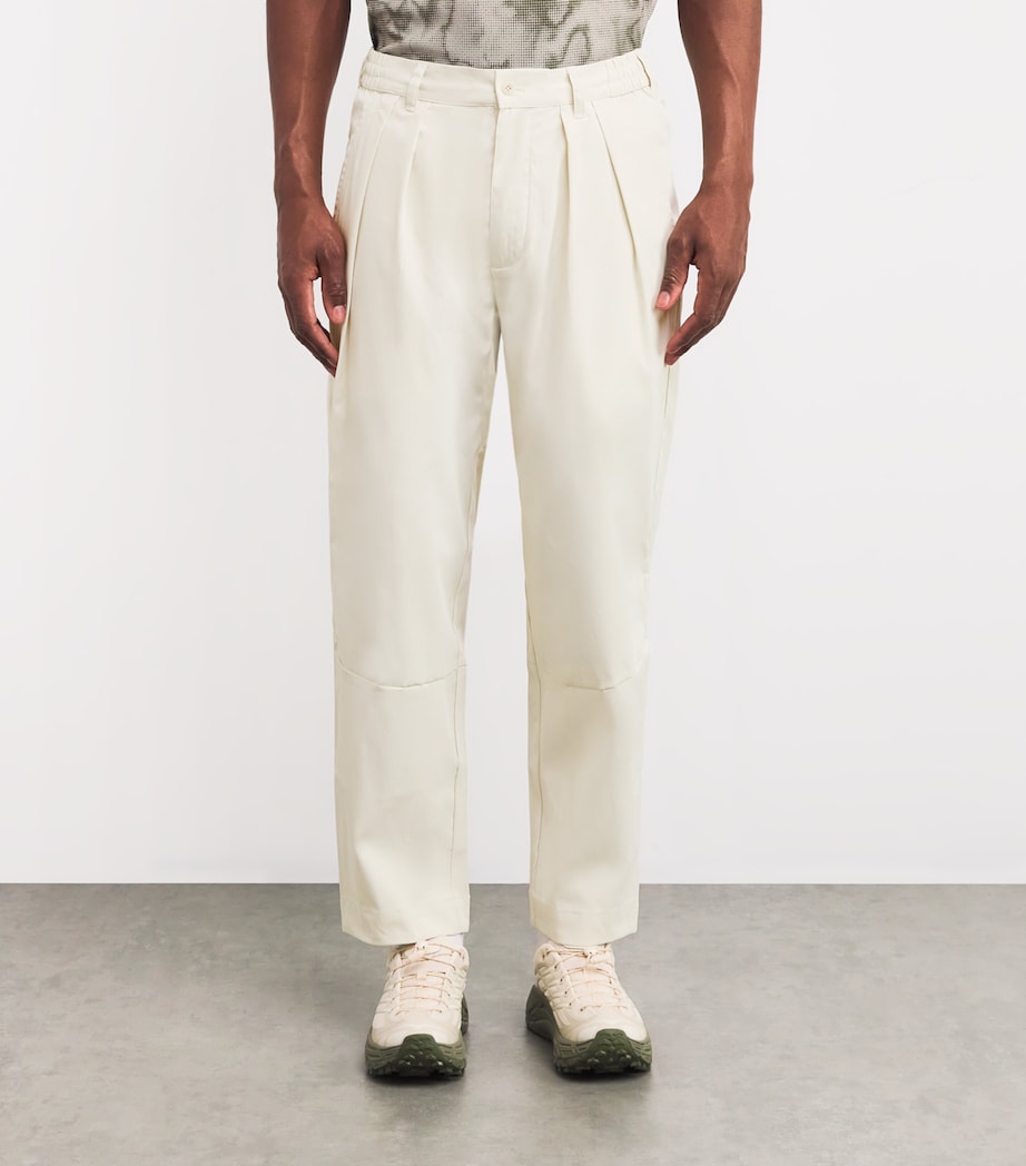 Manors Mens Water-Repellent Greenskeeper Chinos Pebble Image 3