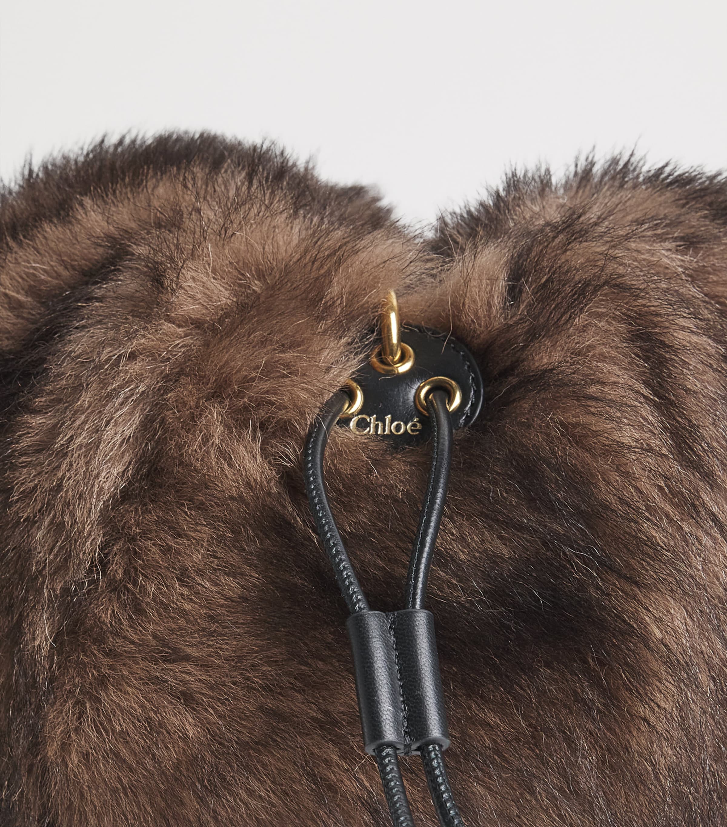 Chloé Shearling Plissé Shoulder Bag Kohl Brow Image 5