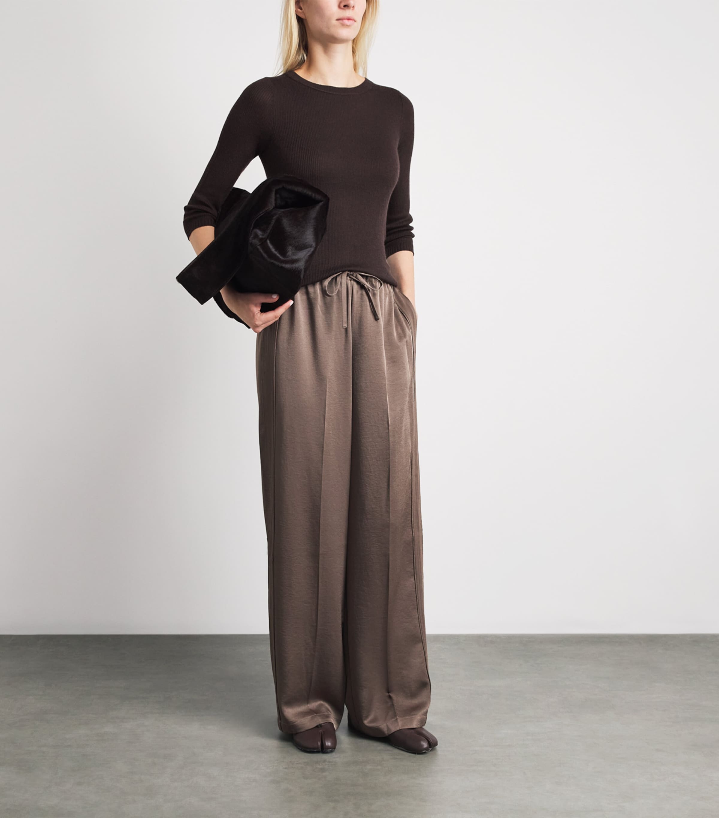 Vince Womens Cashmere-Silk Sweater Iron Image 2