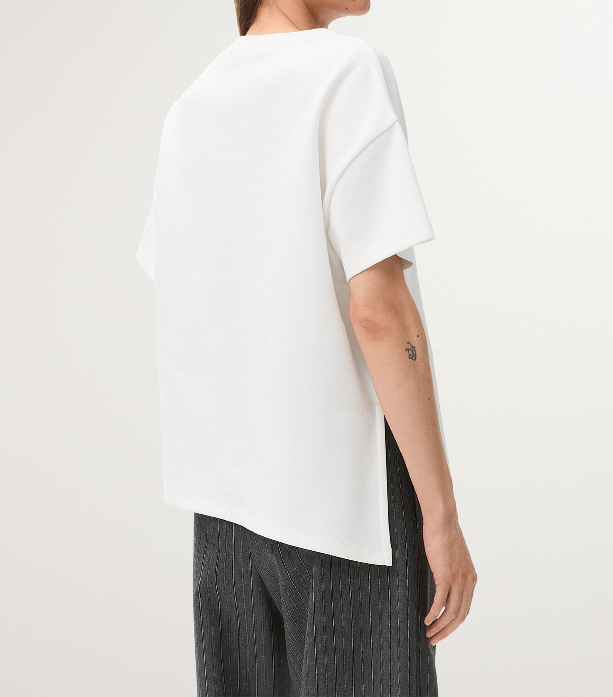 Asymmetric Anagram T-Shirt WHITE Image 4
