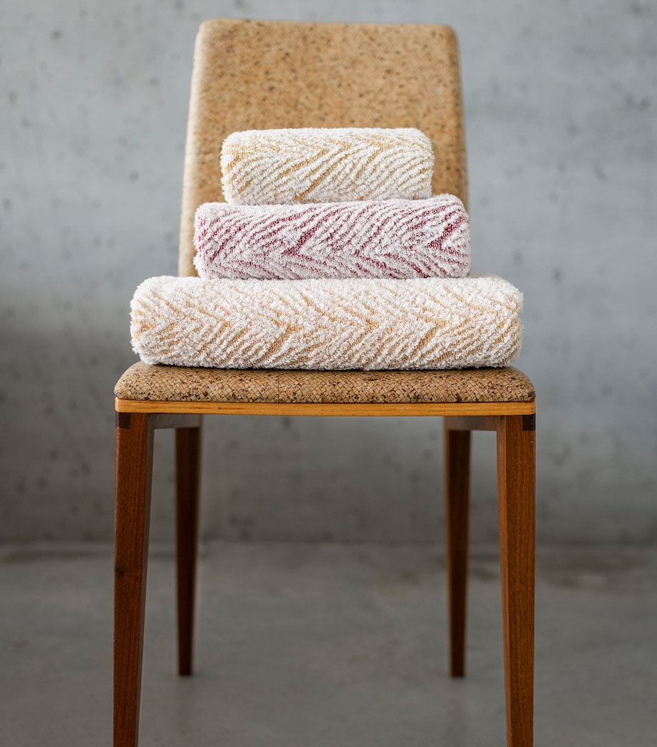 Egyptian Cotton Vasco Bath Towel (70cm x 140cm) 578 CANYON Image 4