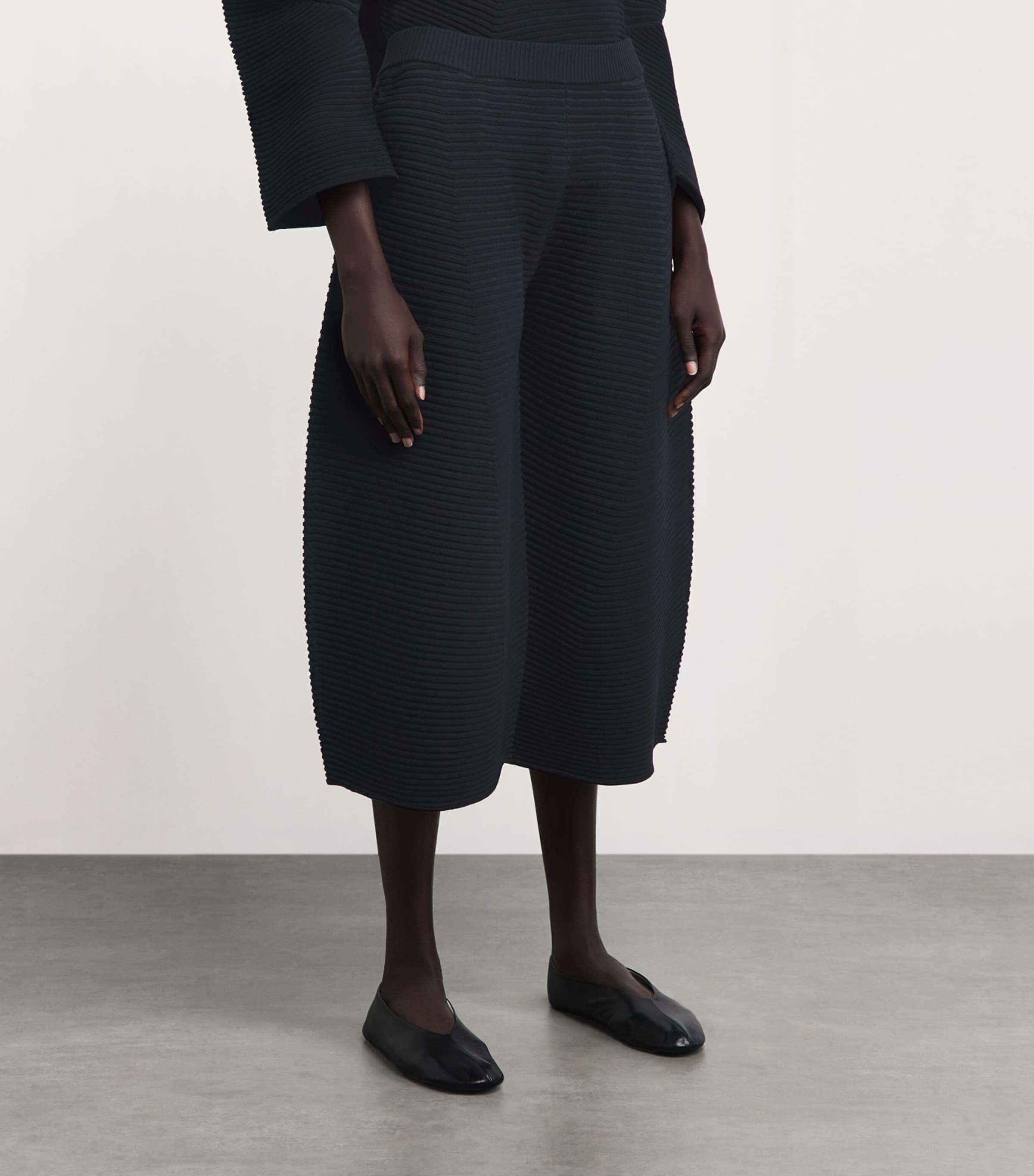 Issey Miyake Womens Corrugated Knit Cropped Trousers Black Image 4