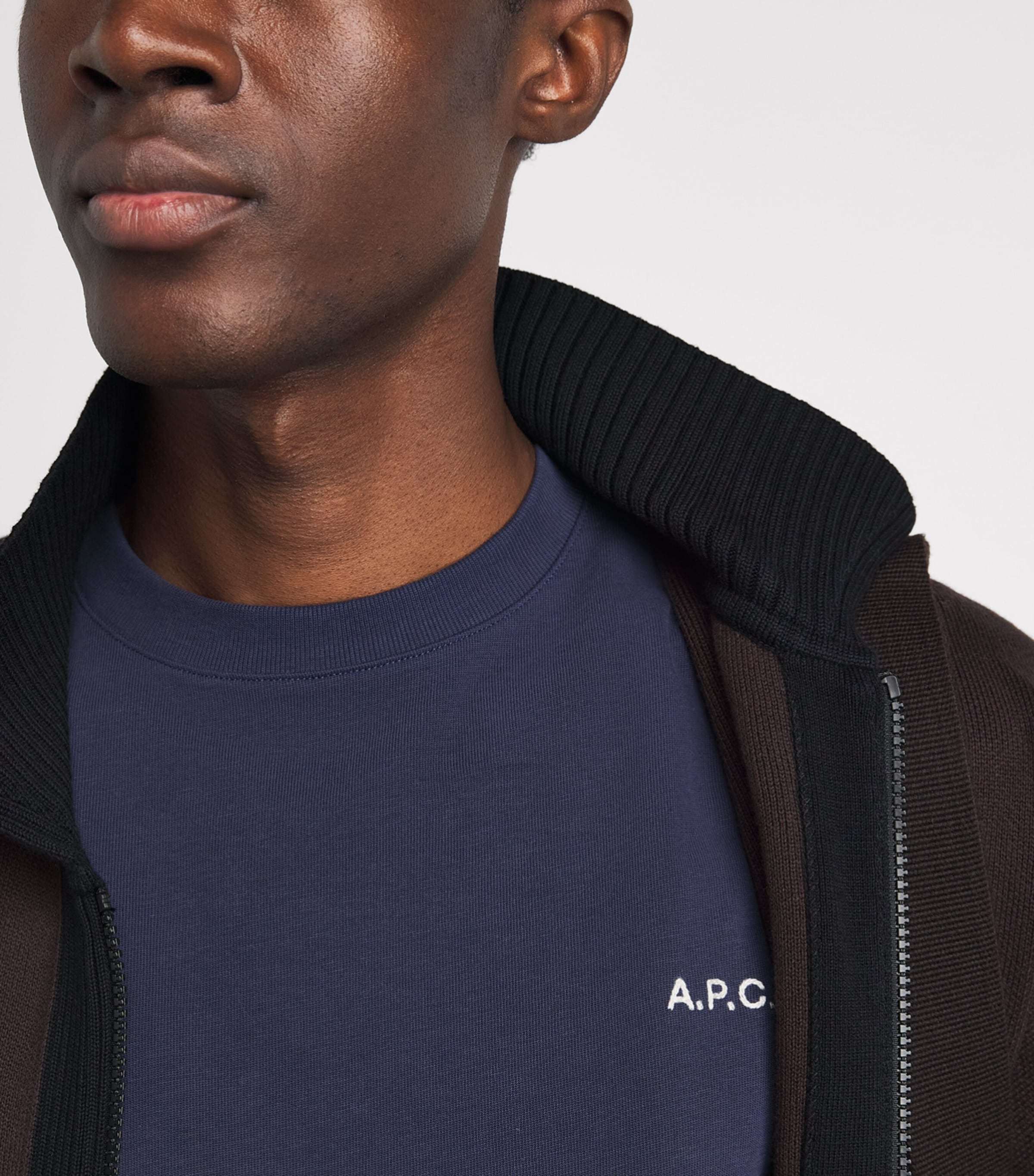 A.P.C. Mens Cotton Logo Oliver T-Shirt Iah Dark Blue Image 3