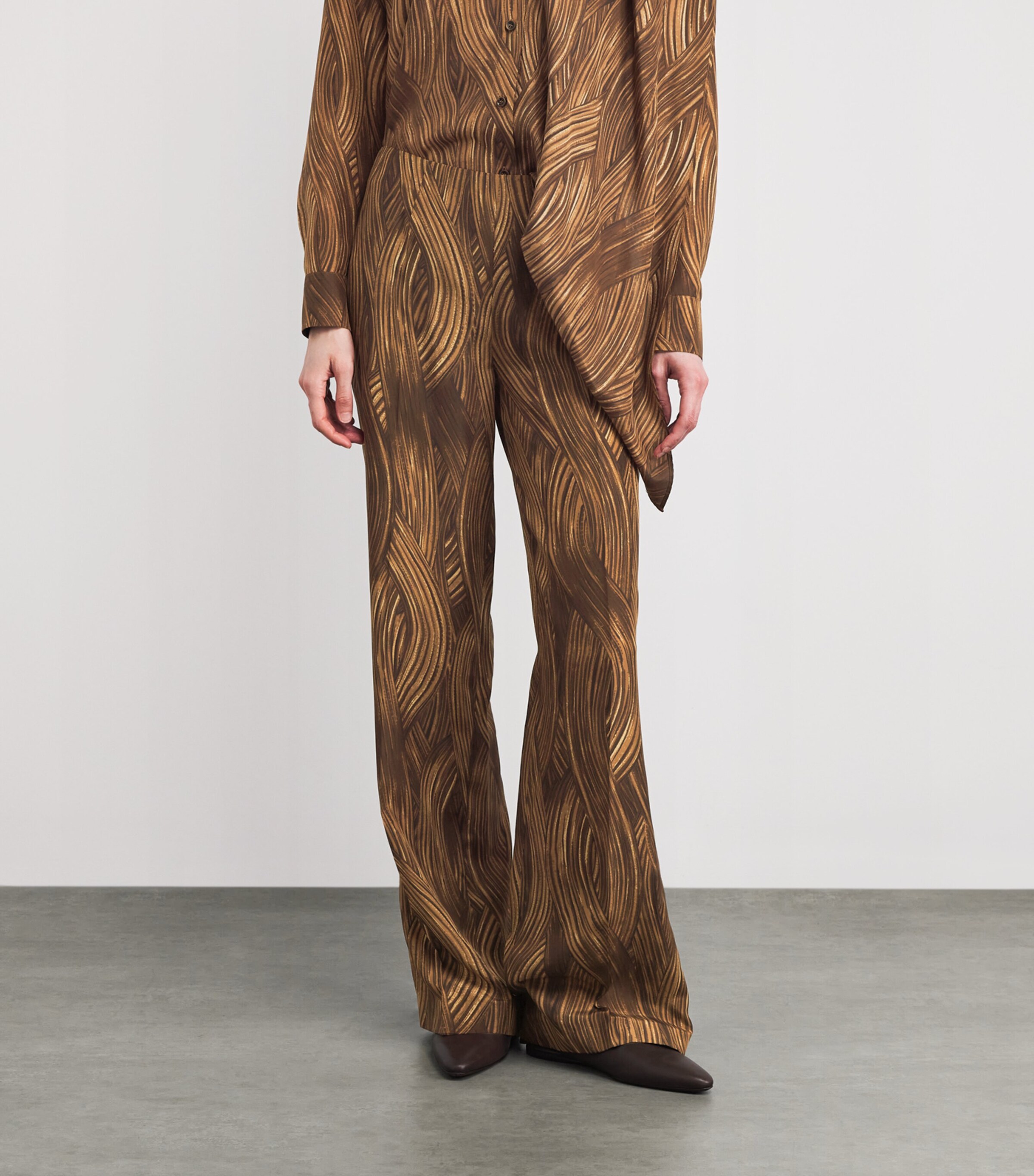 RETORI Silk Grass Waves Trousers Camel Image 3