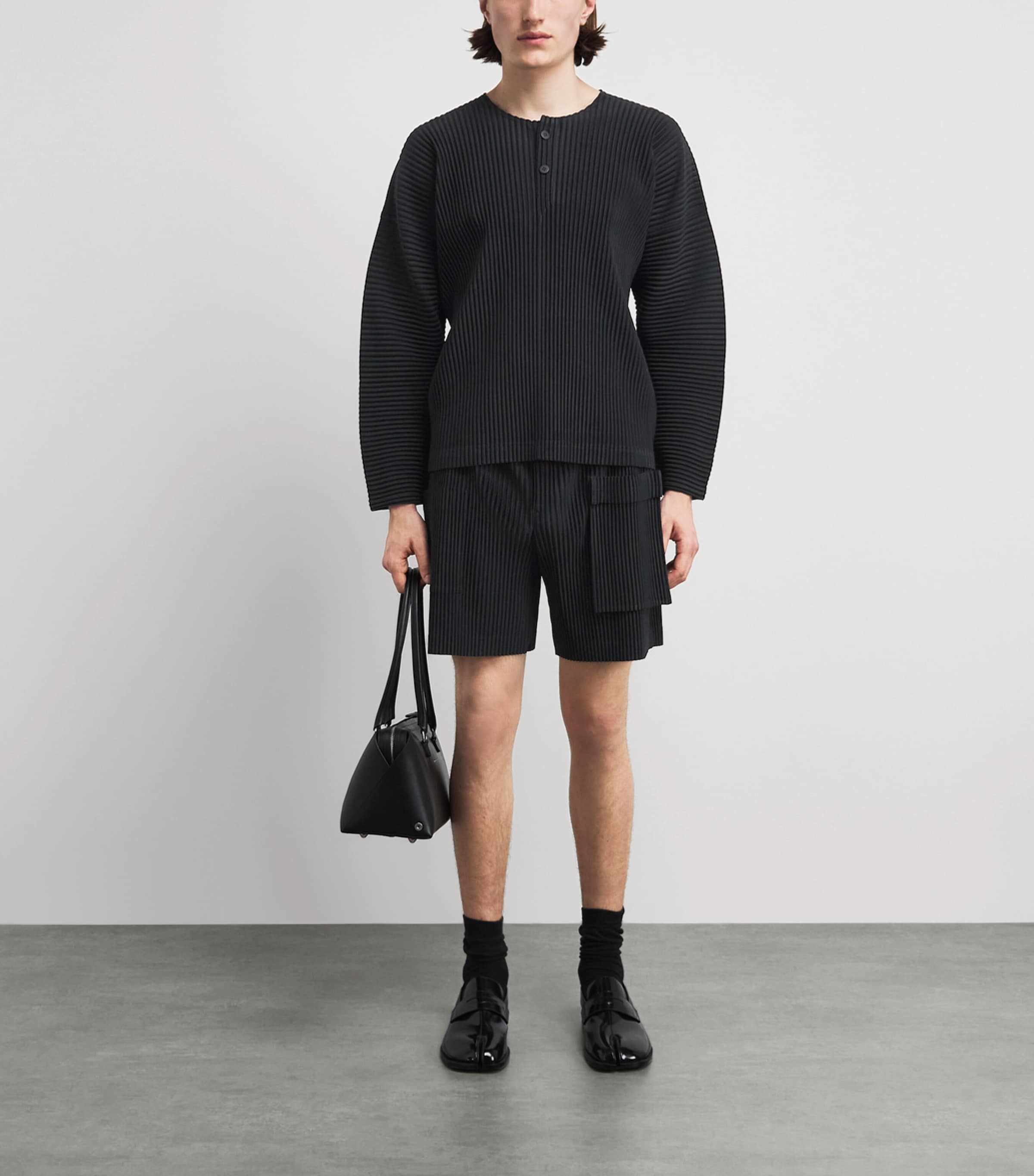 Homme Plissé Issey Miyake Mens Painter’s Gear Shorts Black Image 2