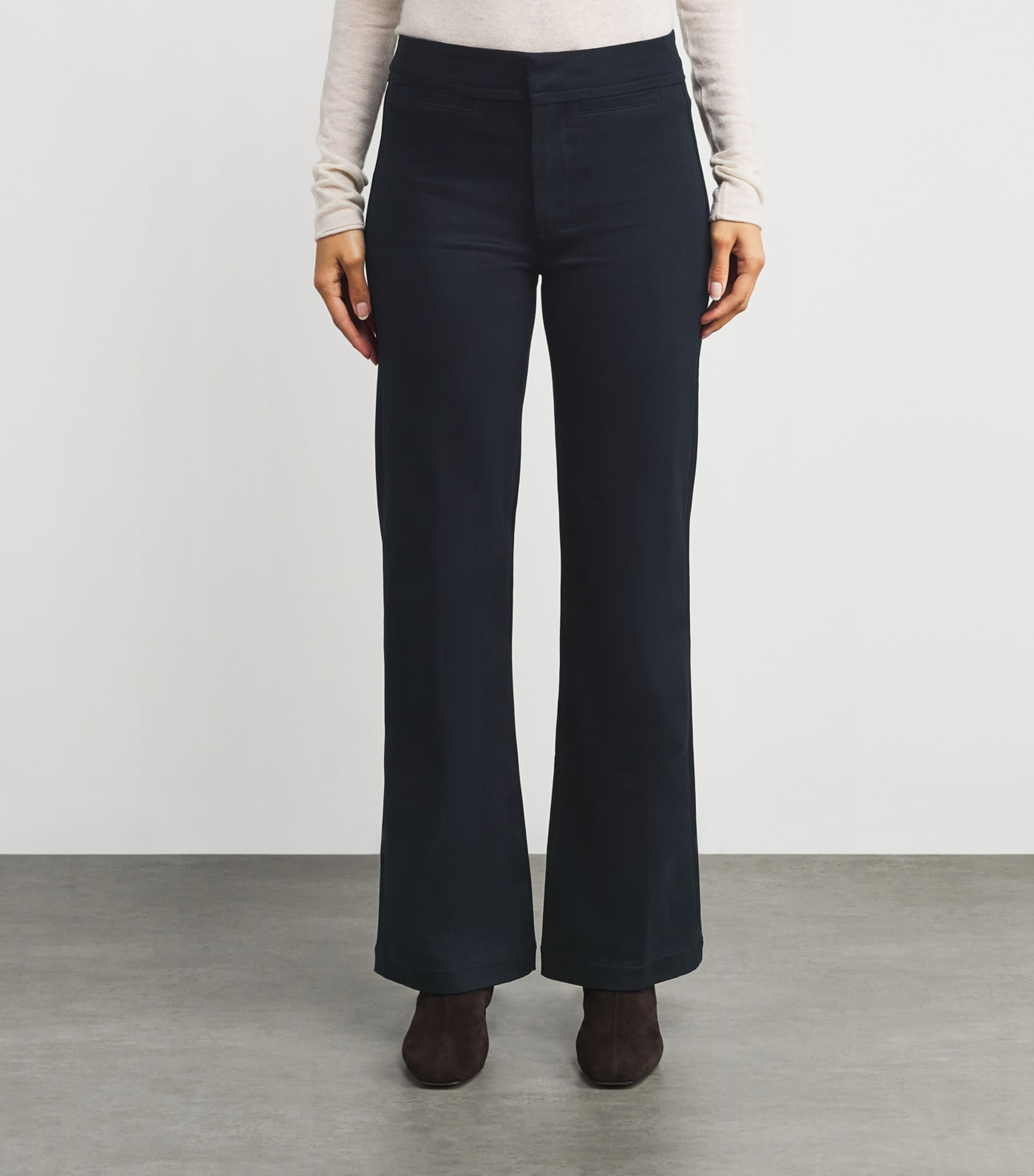 Leenah Flared Jeans CONTROL Image 3