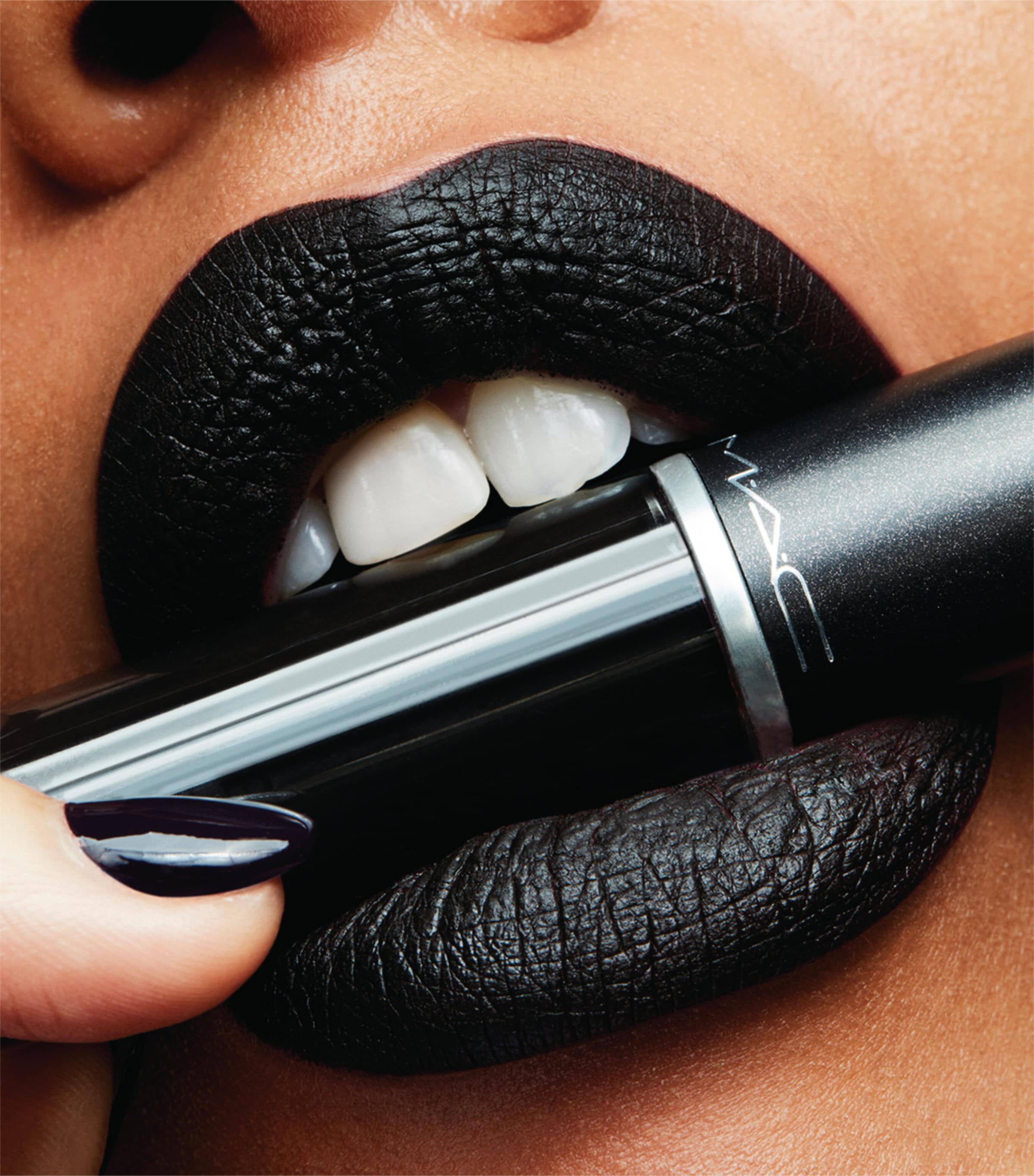 Retro Matte Liquid Lipcolour CAVIAR Image 3