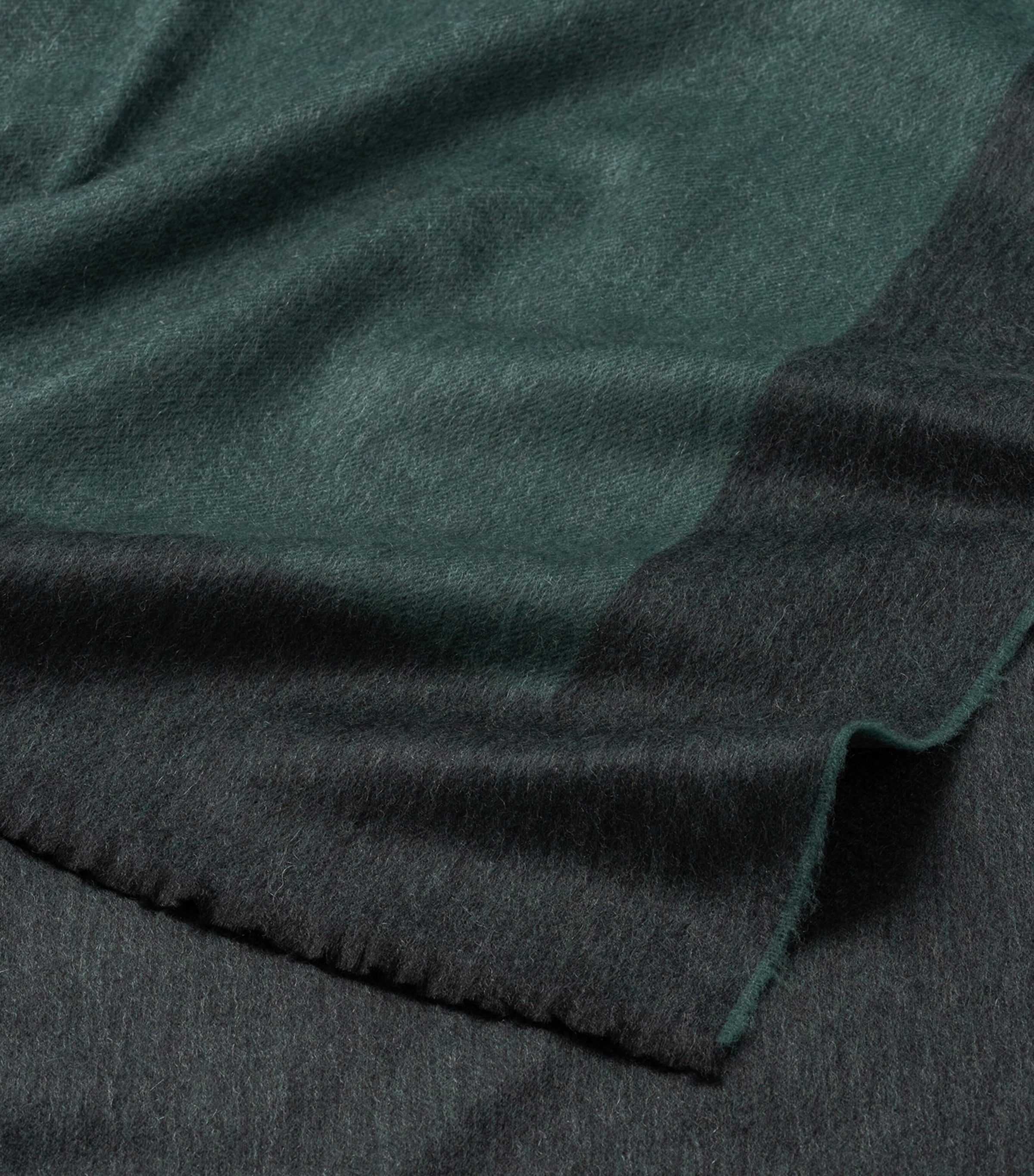 Begg x Co Cashmere Arran Border Throw (150cm x 200cm) Charcoal Spruce Image 3